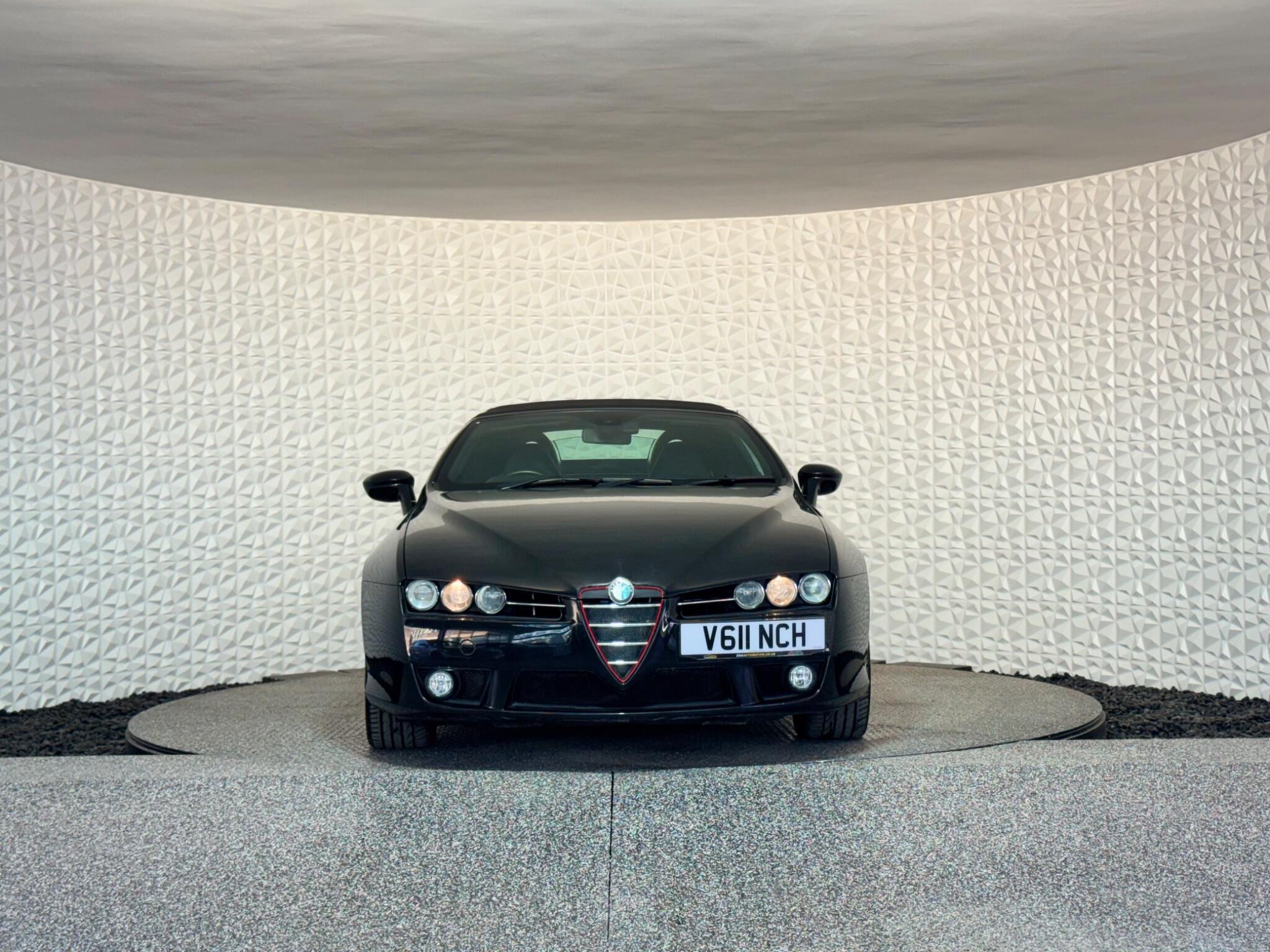 Alfa Romeo Spider - Image 4