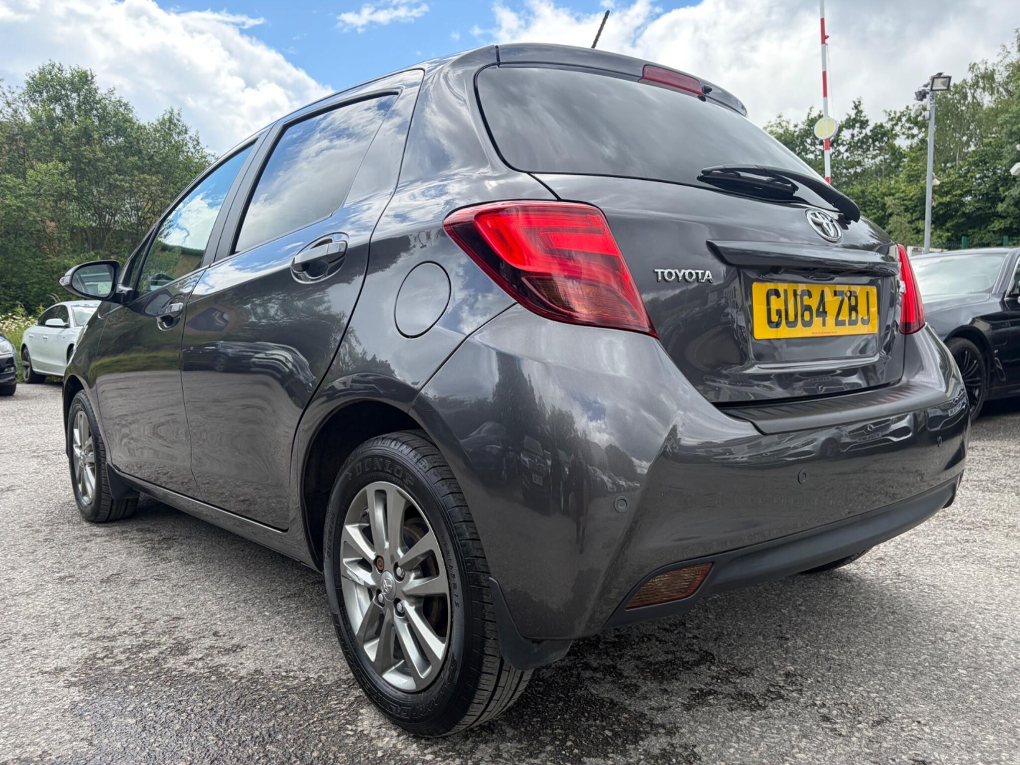 Toyota Yaris - Image 9