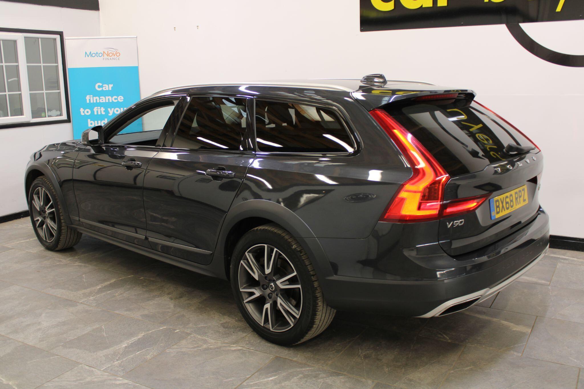 Volvo V90 CROSS COUNTRY - Image 14