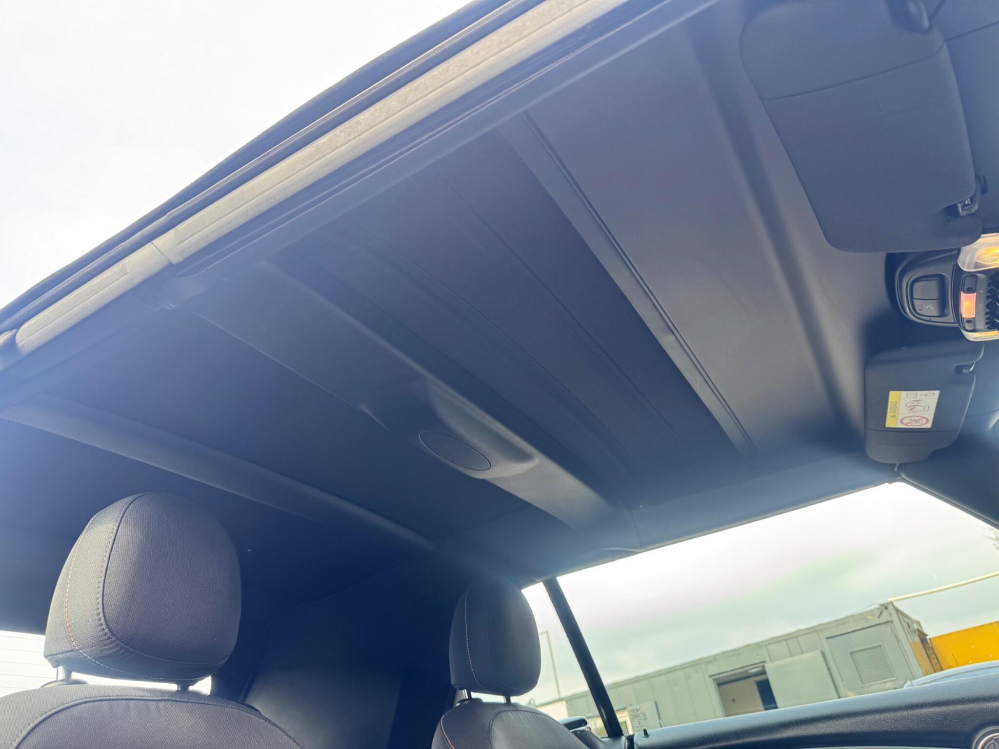 MINI Convertible - Image 23