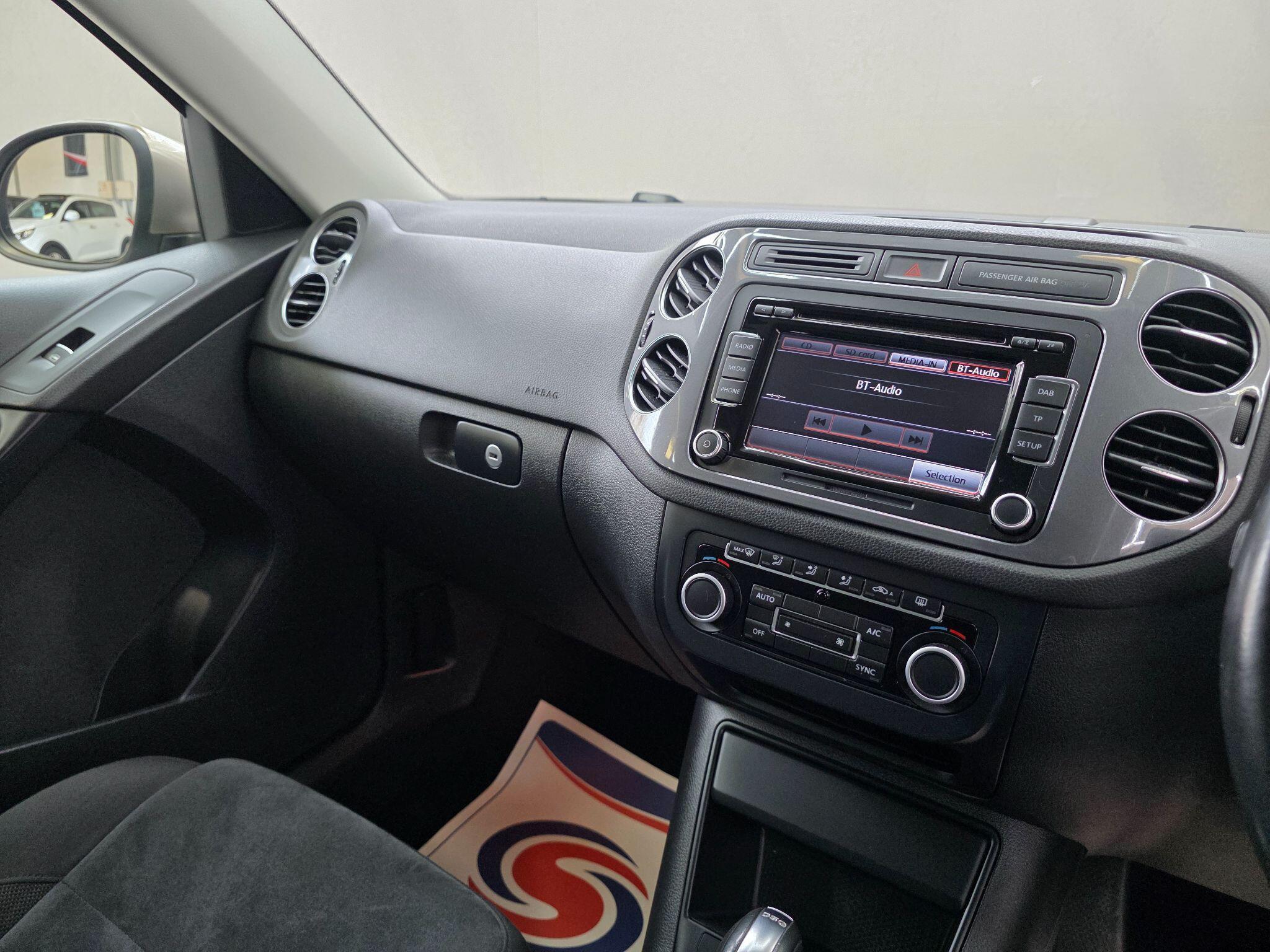 Volkswagen Tiguan - Image 14