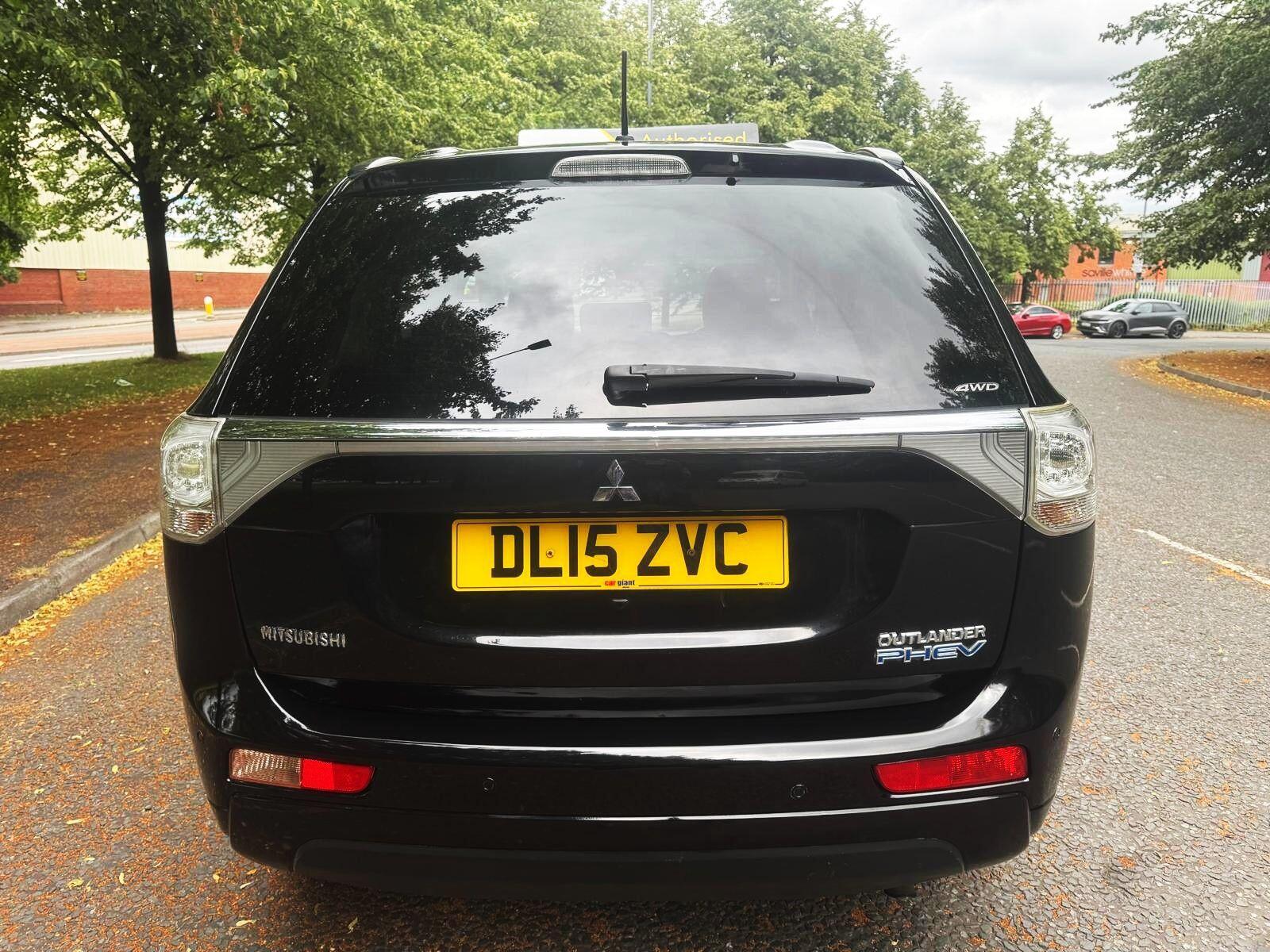 Mitsubishi Outlander - Image 11