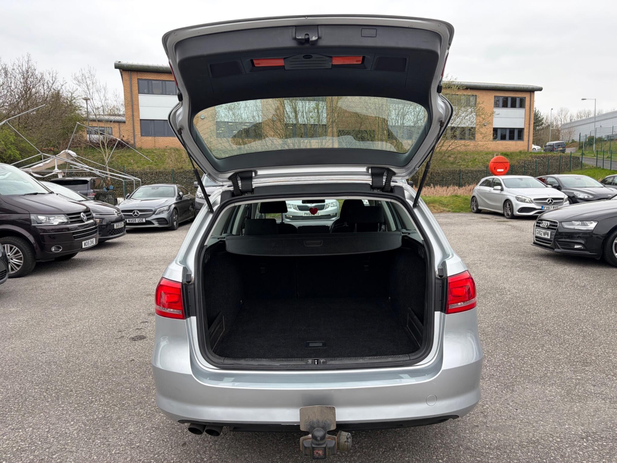 Volkswagen Passat - Image 41