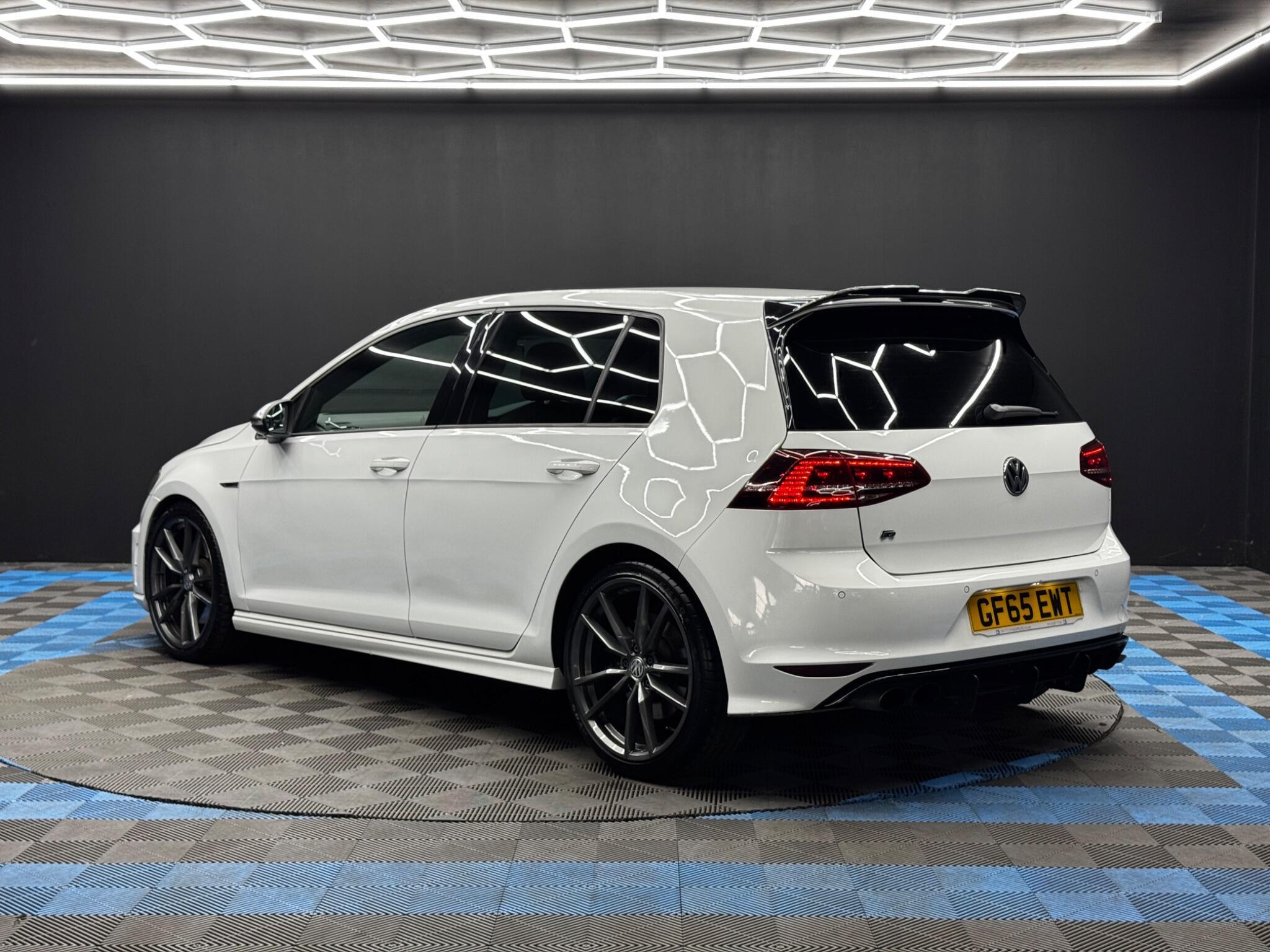 Volkswagen Golf - Image 7
