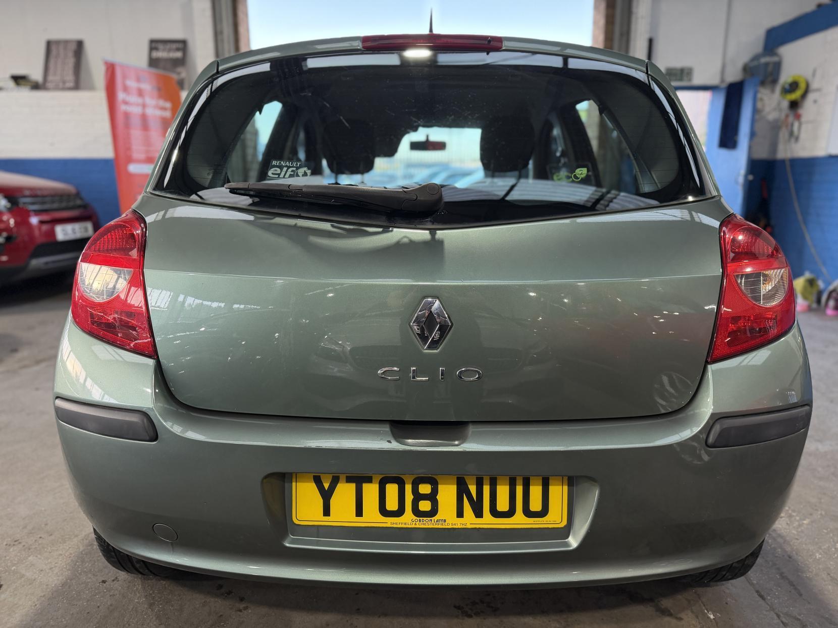 Renault Clio - Image 4
