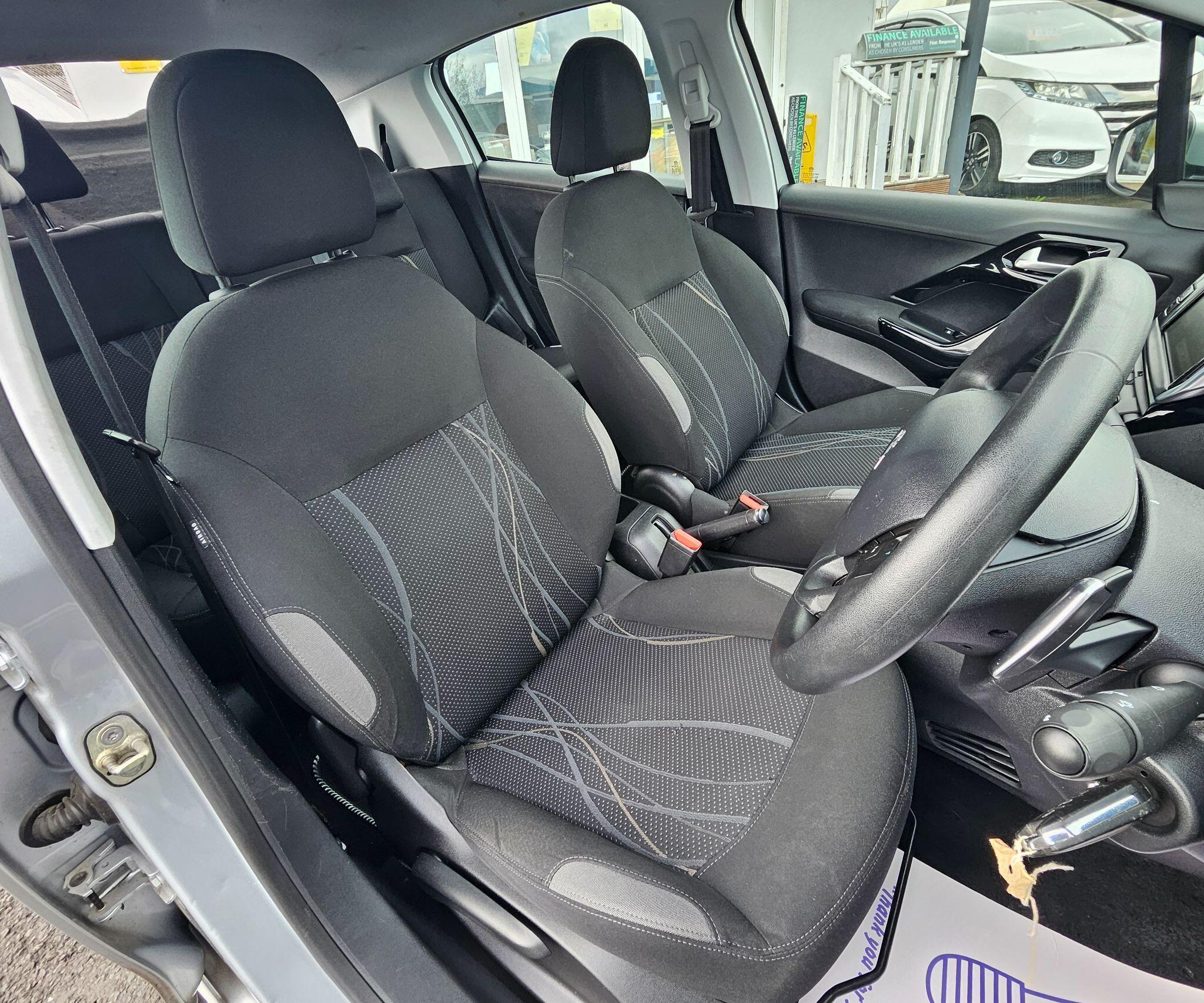 Peugeot 208 - Image 50