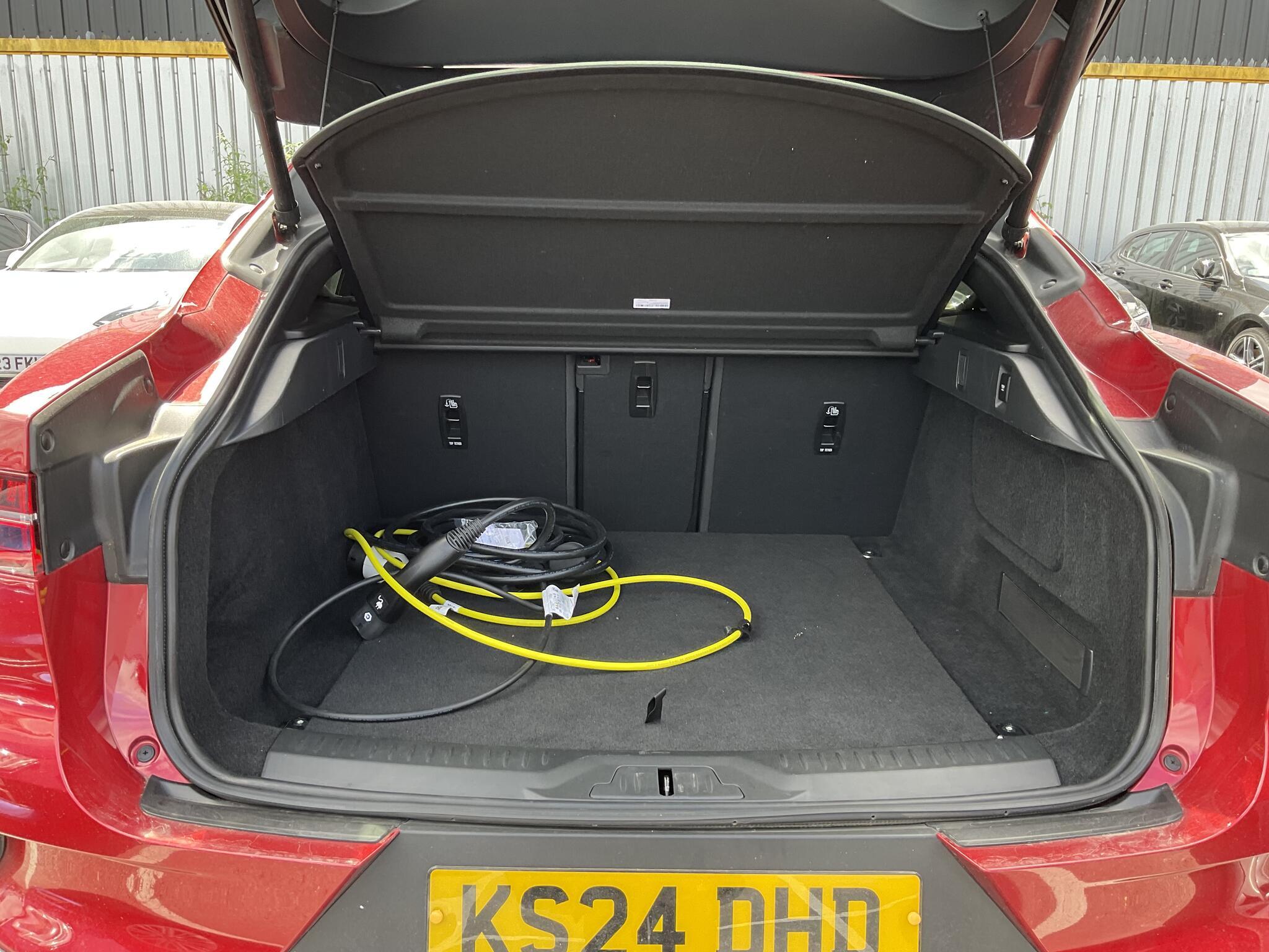 Jaguar I-Pace - Image 20