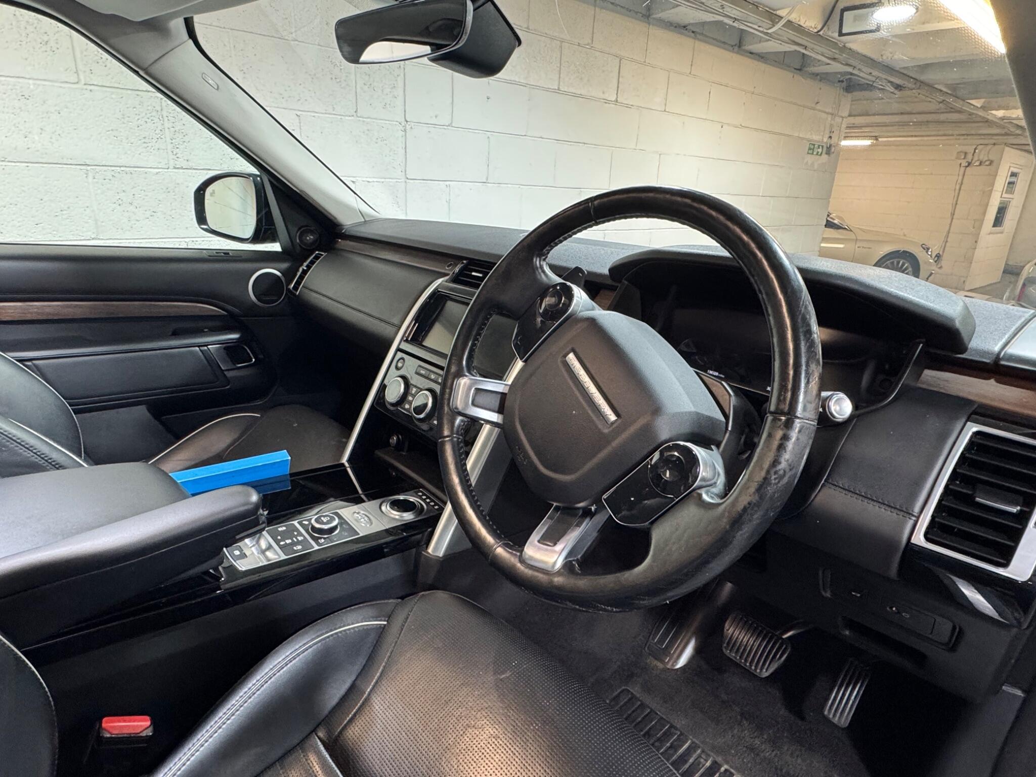 Land Rover Discovery - Image 8