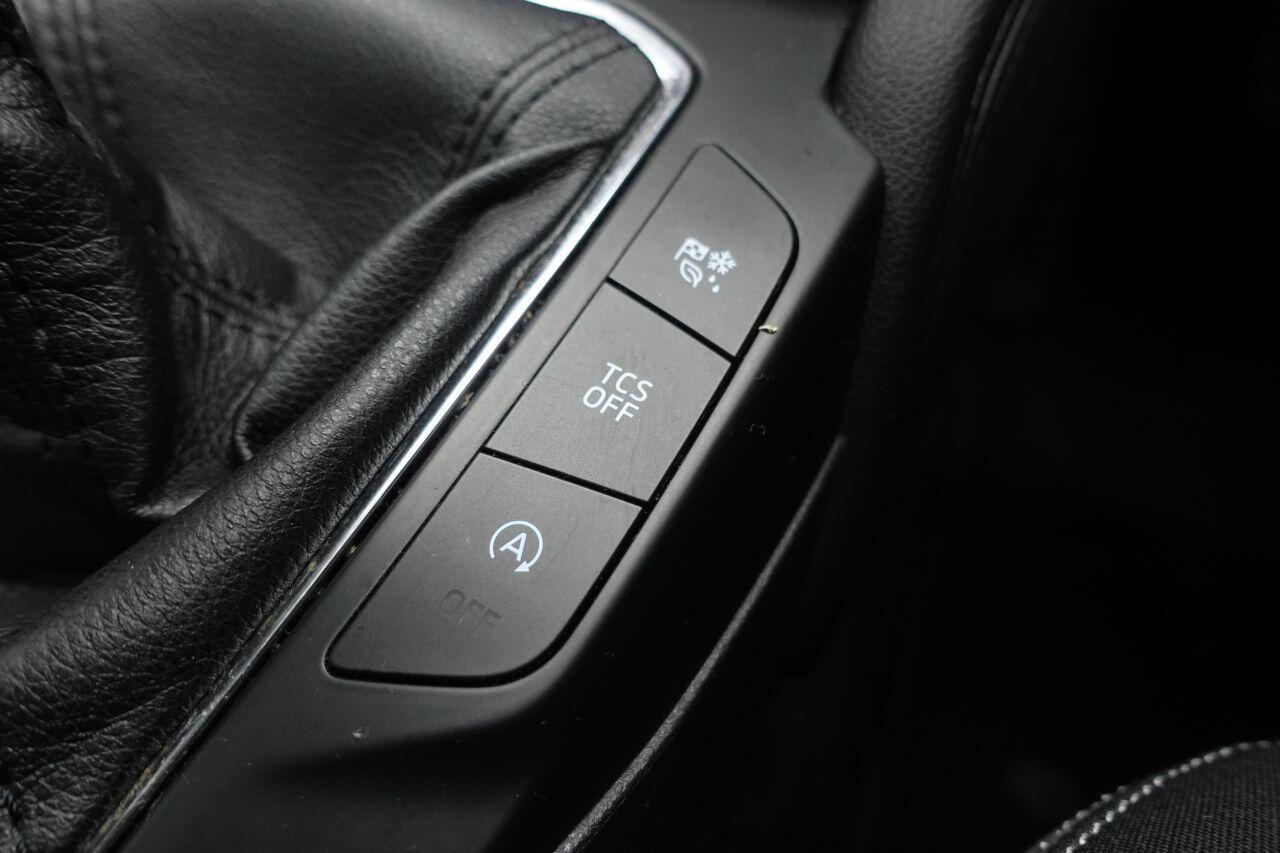 Ford Focus - Image 44