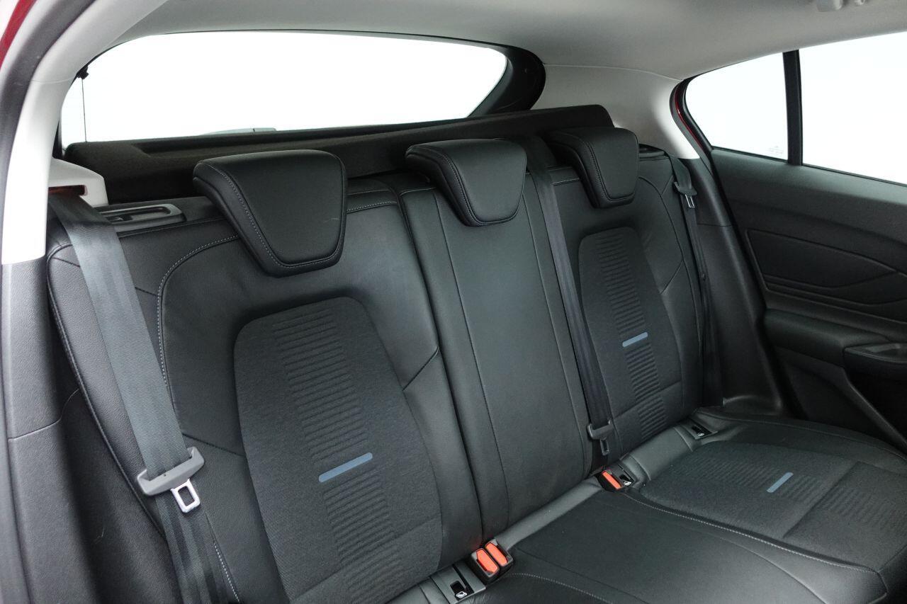 Ford Focus - Image 18