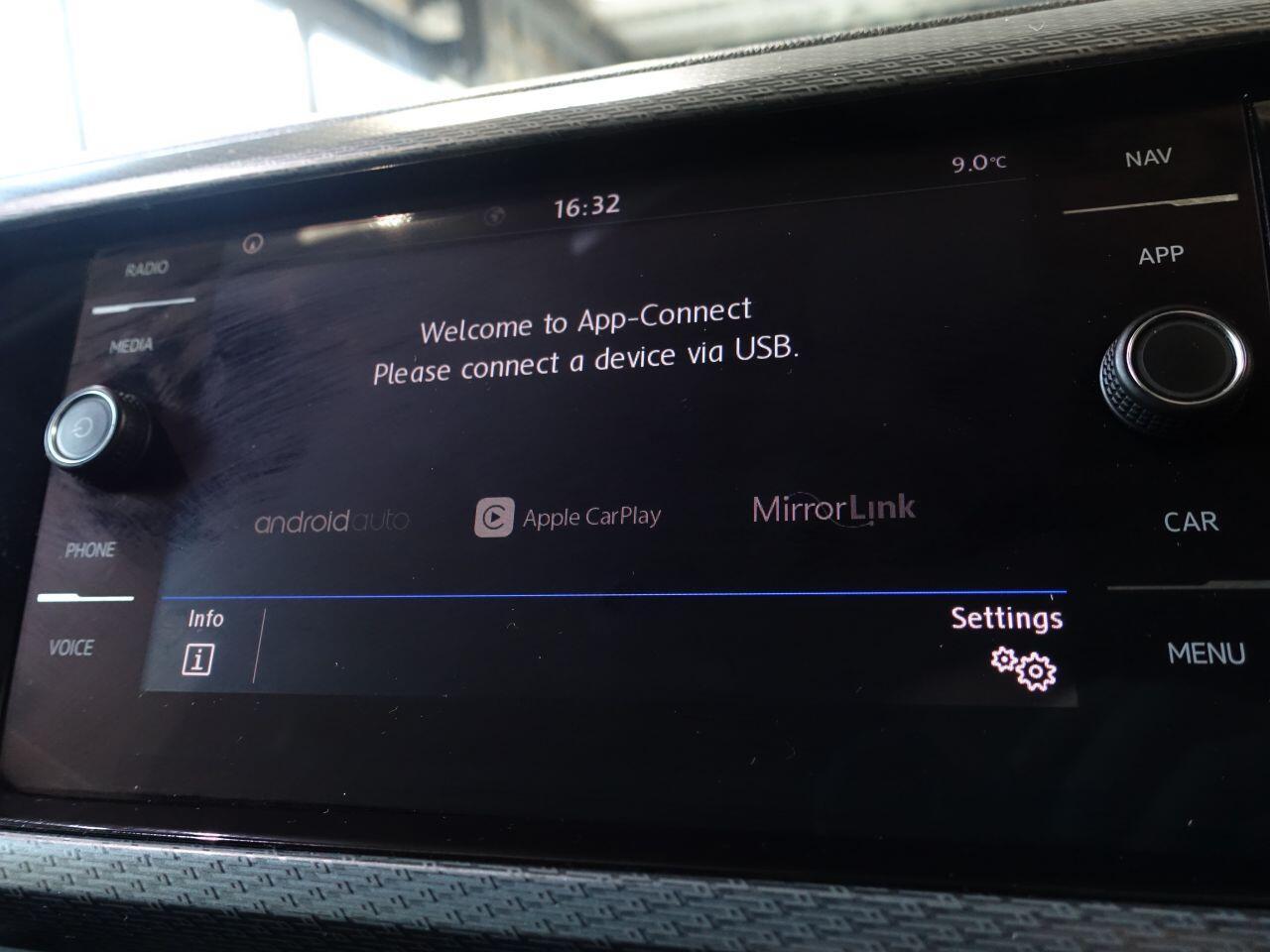 Volkswagen T-Cross - Image 32