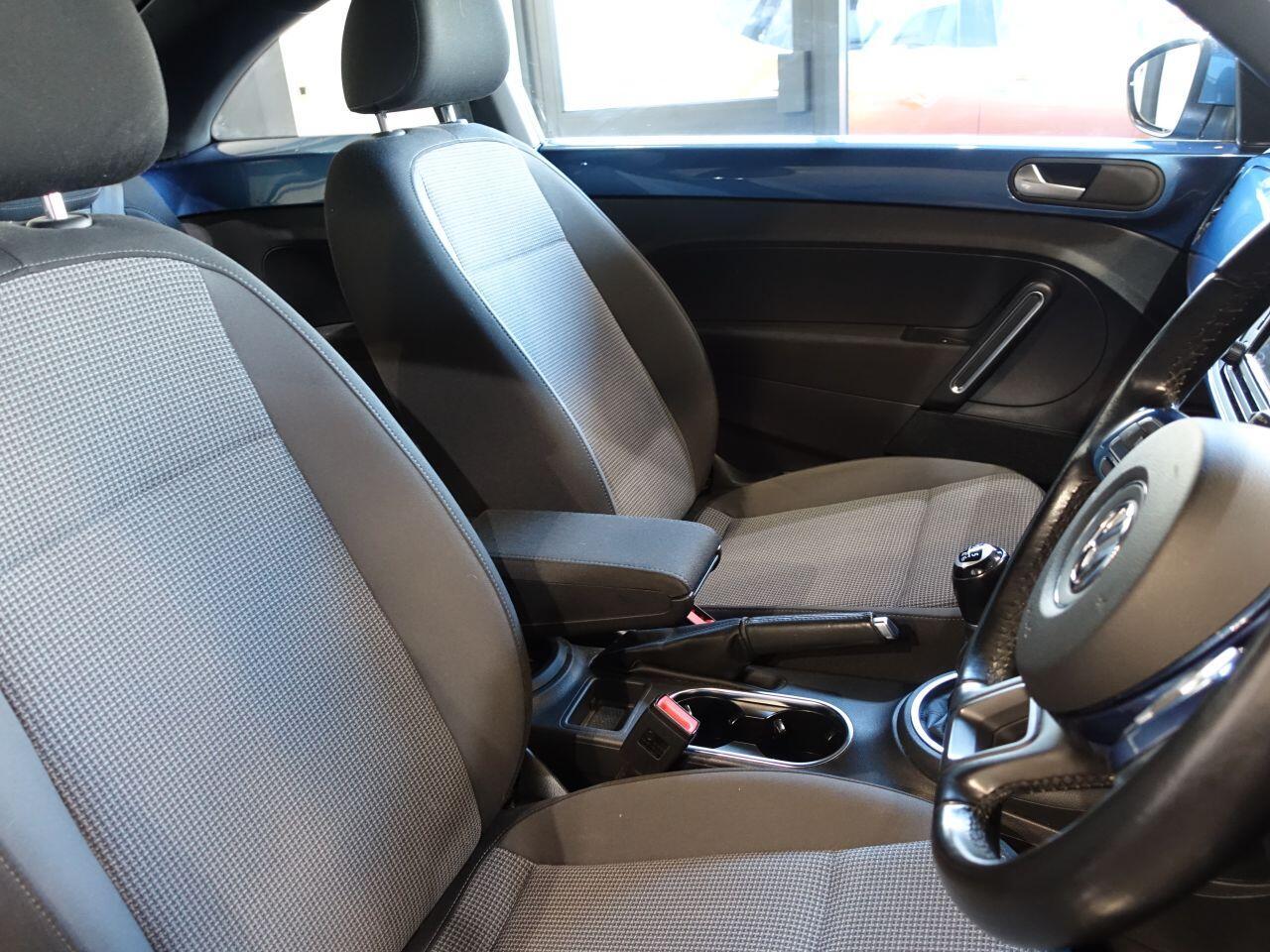 Volkswagen Beetle - Image 18