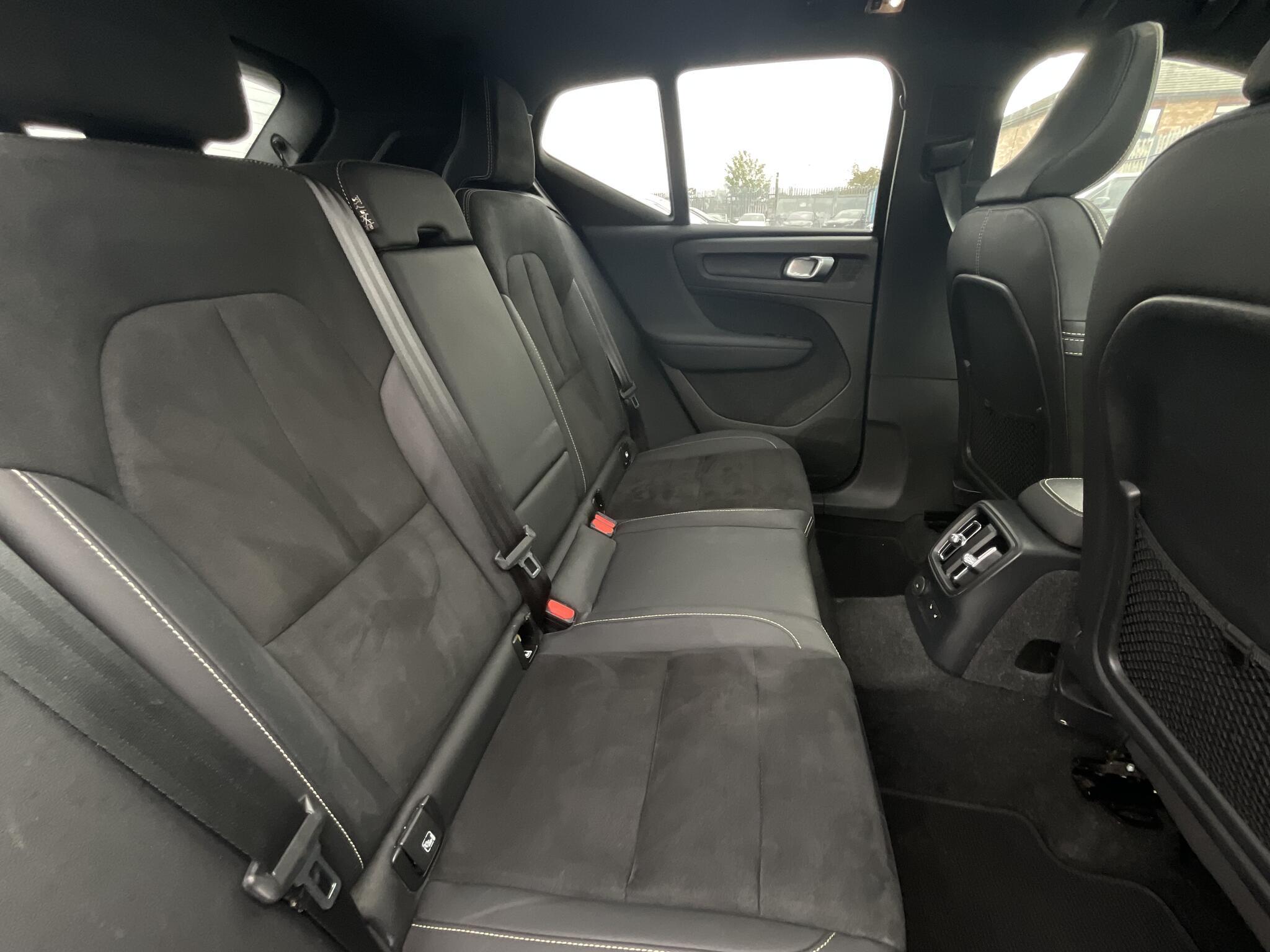 Volvo XC40 - Image 12