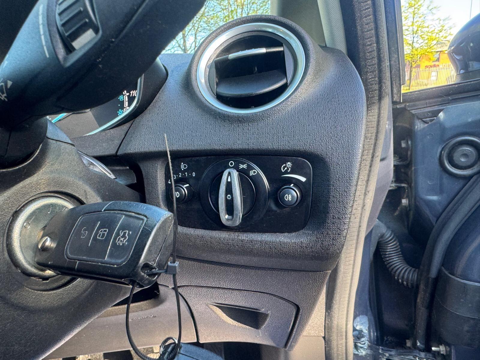 Ford Fiesta - Image 29