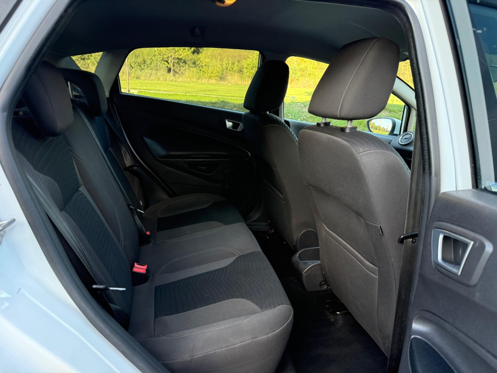 Ford Fiesta - Image 10