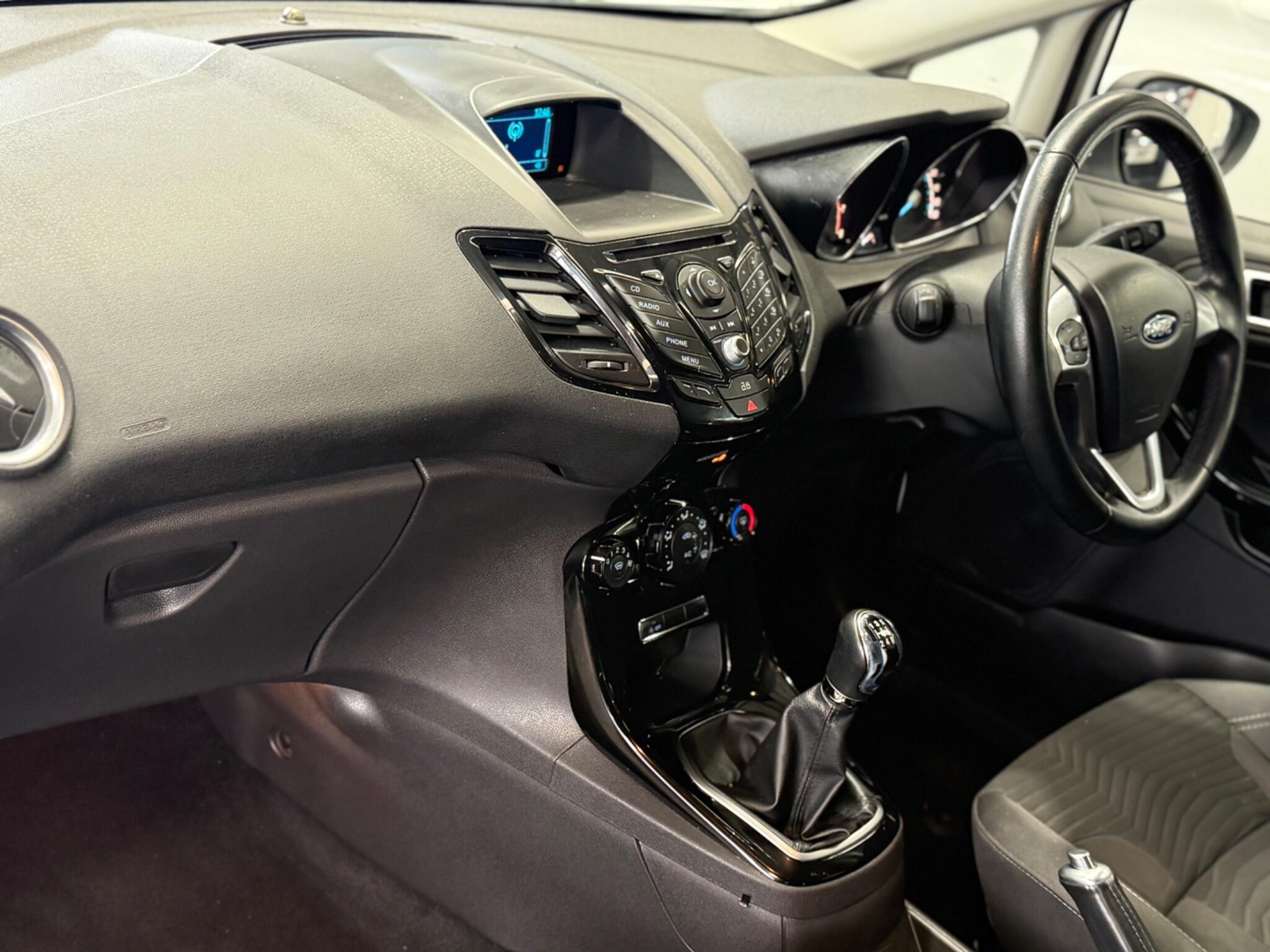 Ford Fiesta - Image 30