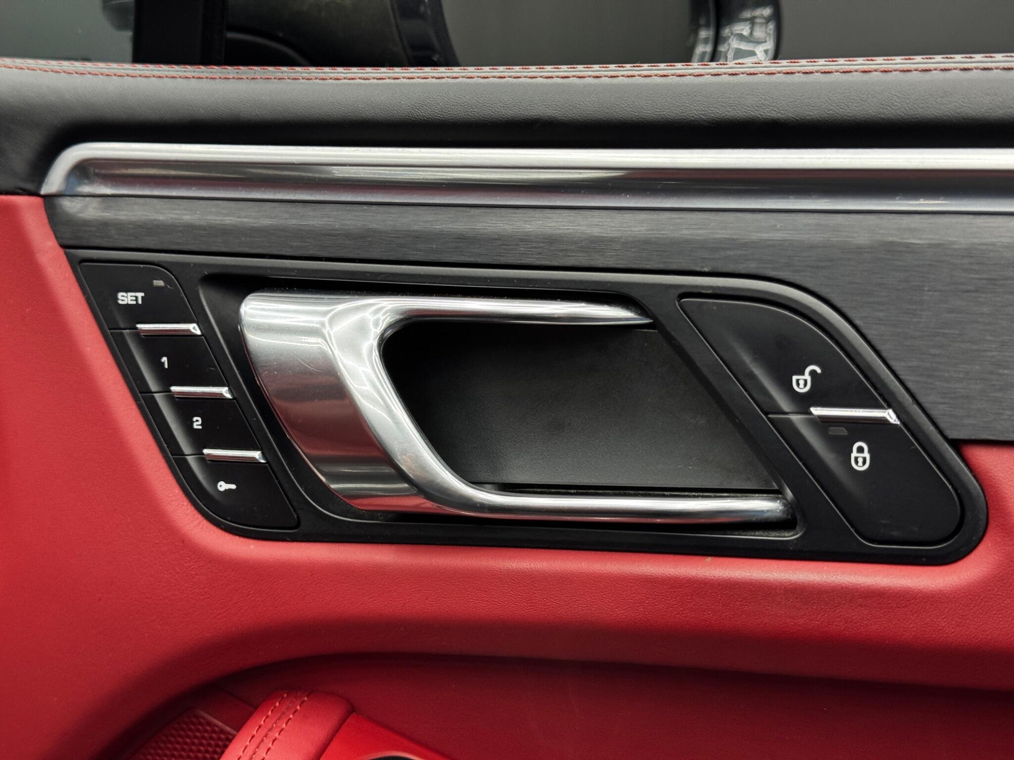 Porsche Macan - Image 43