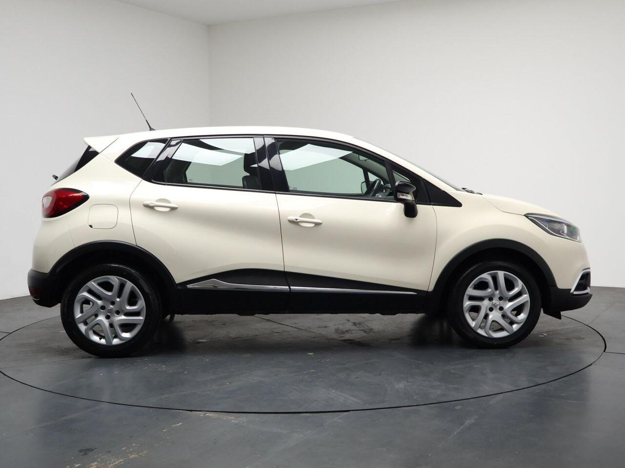 Renault Captur - Image 14