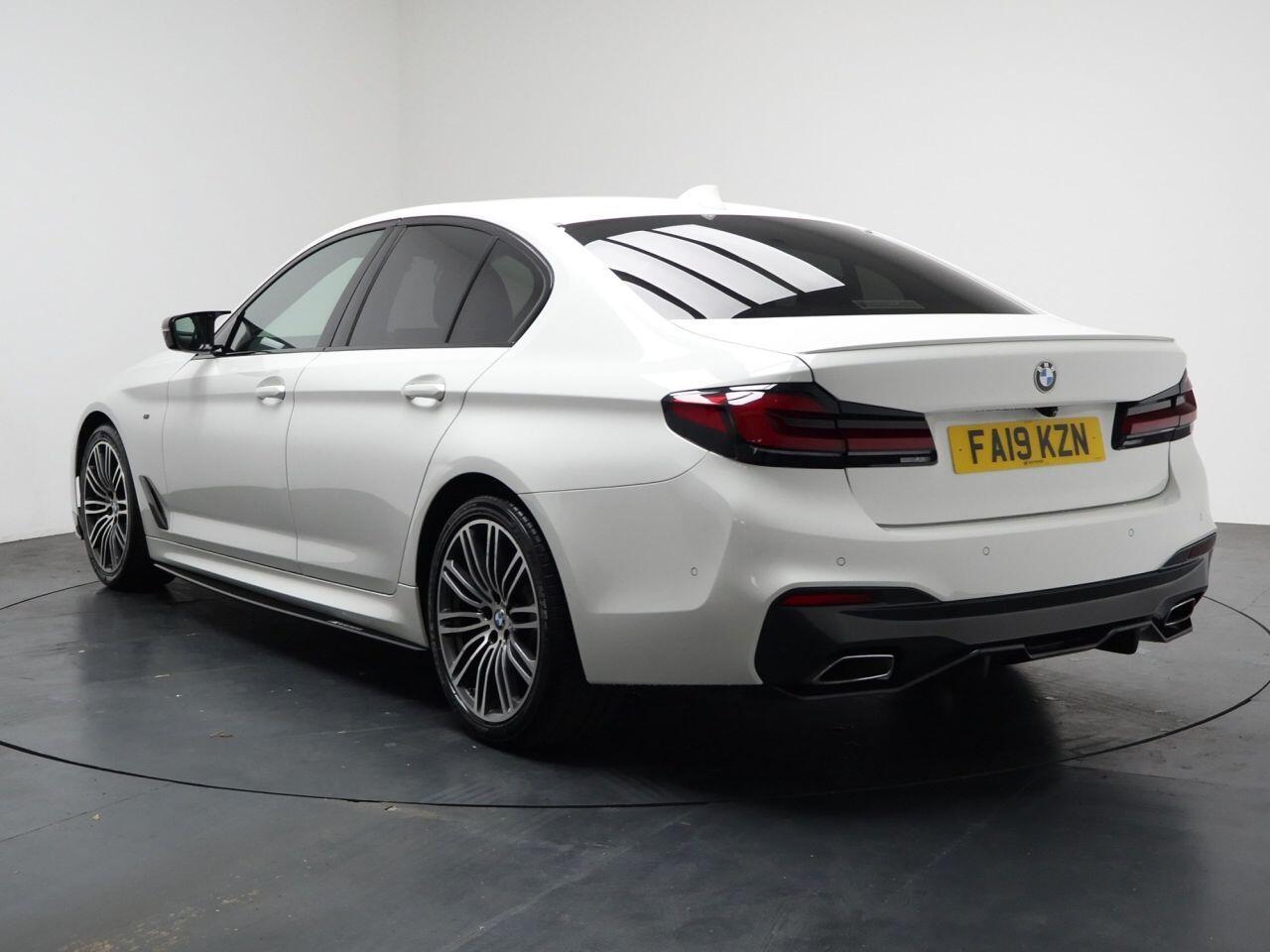 BMW 5 Series - Image 9
