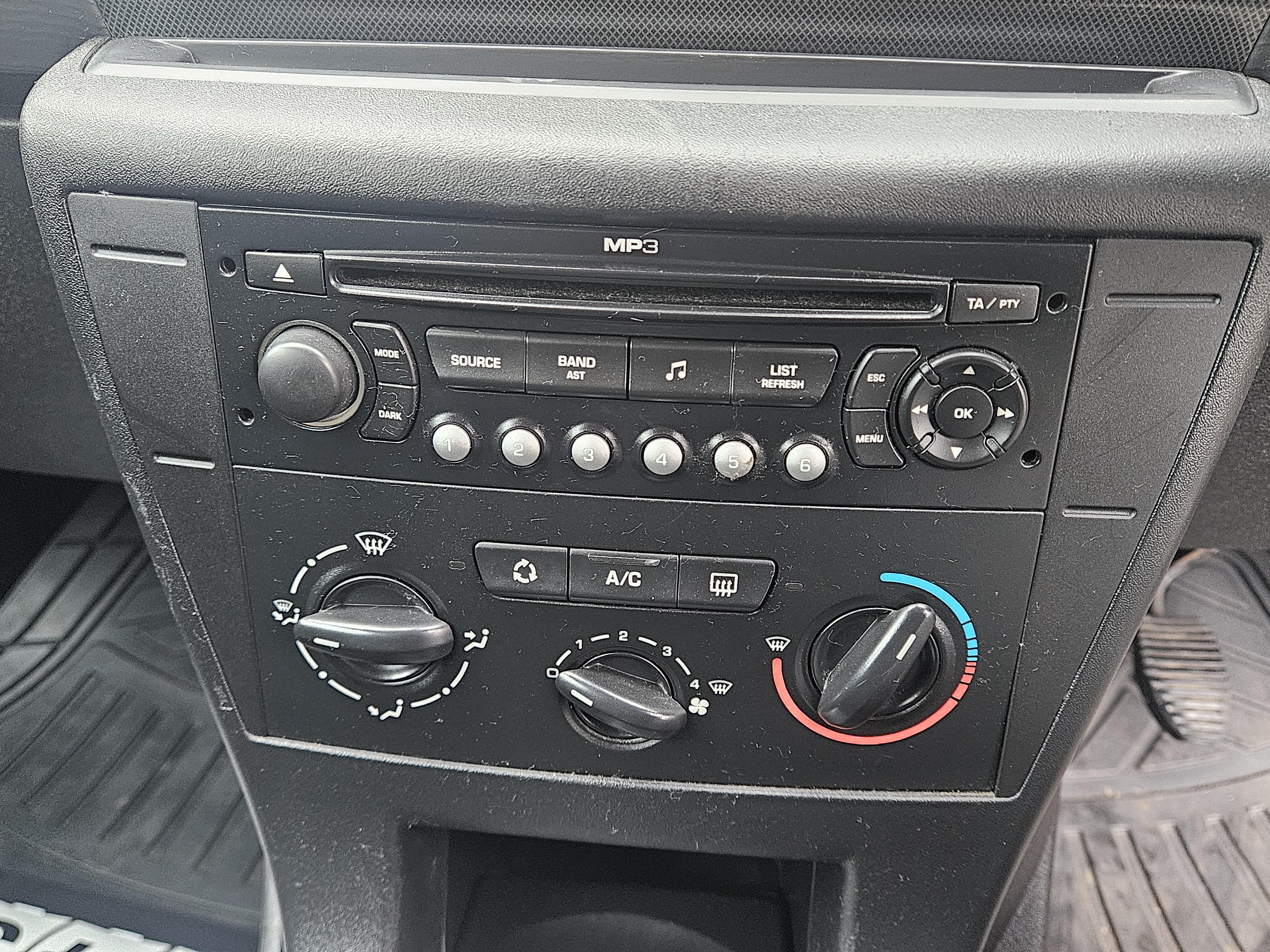 Citroen C4 - Image 13