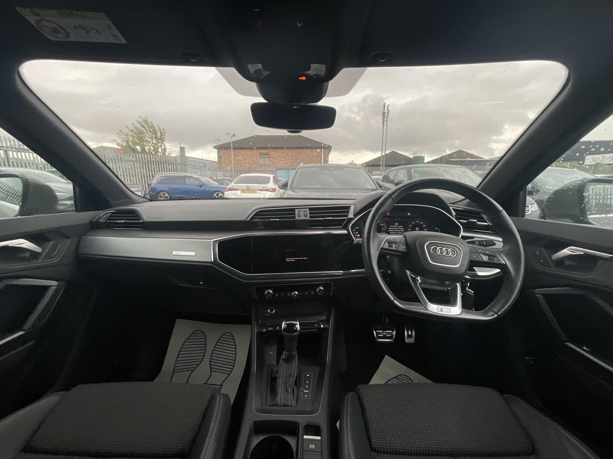 Audi Q3 - Image 6