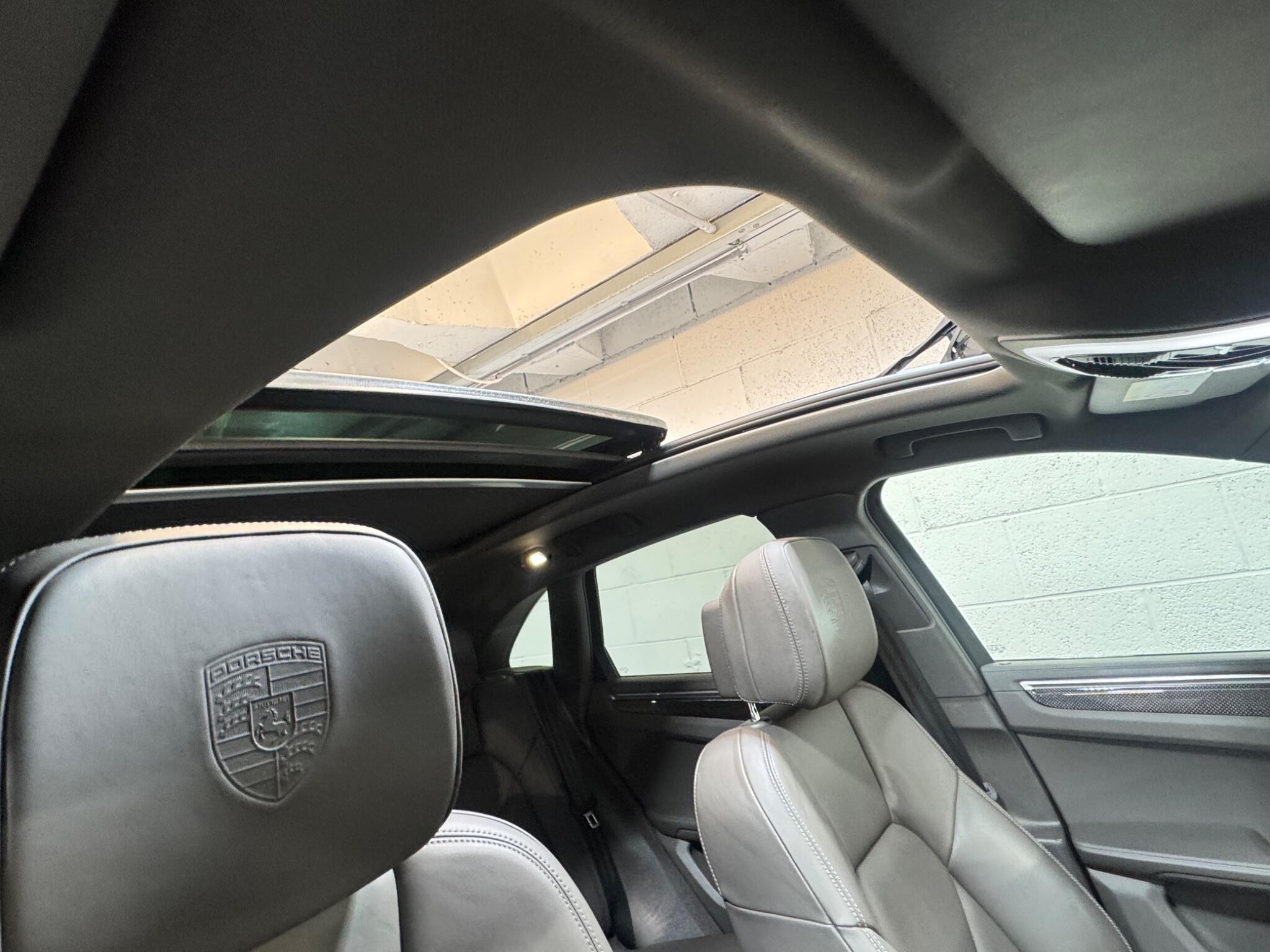 Porsche Macan - Image 12