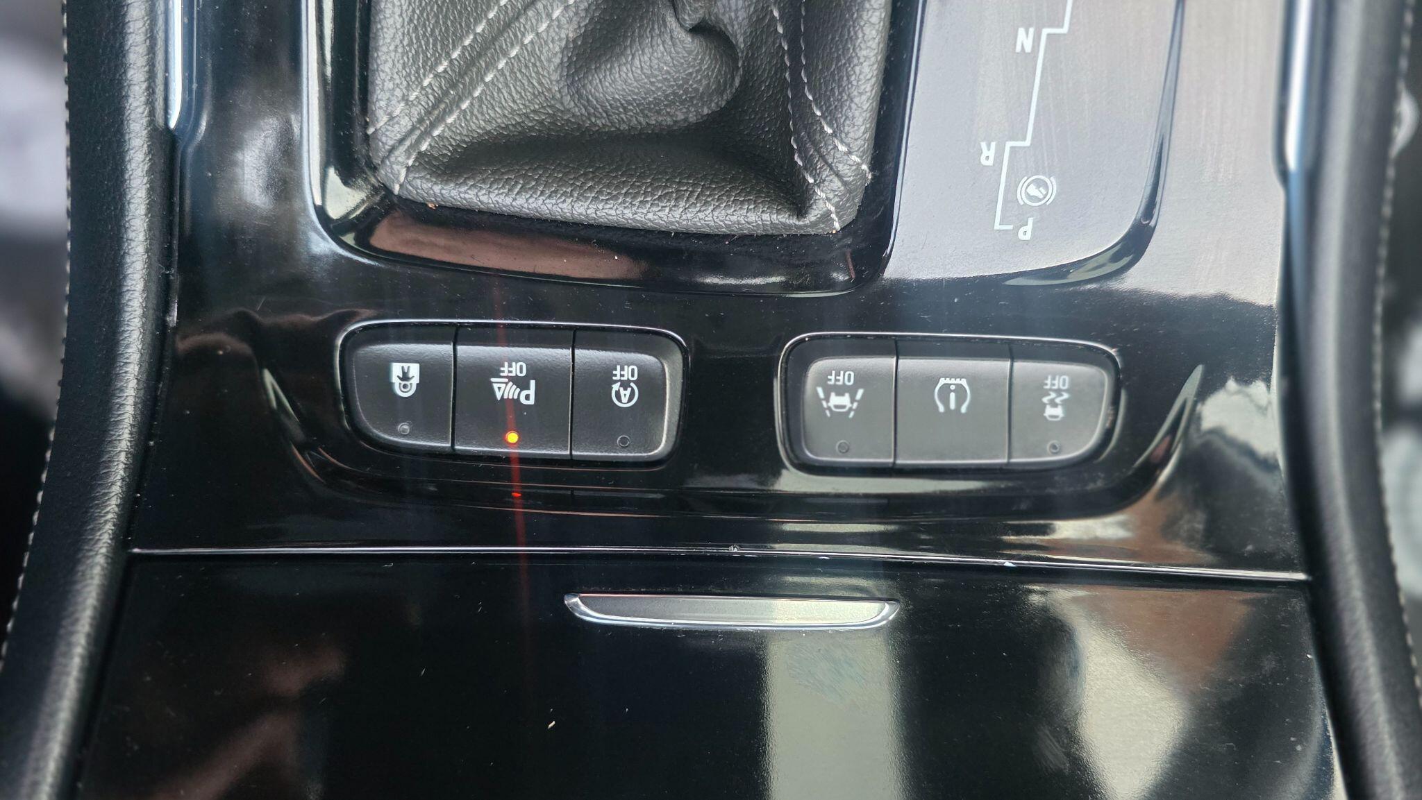 Vauxhall Grandland X - Image 31