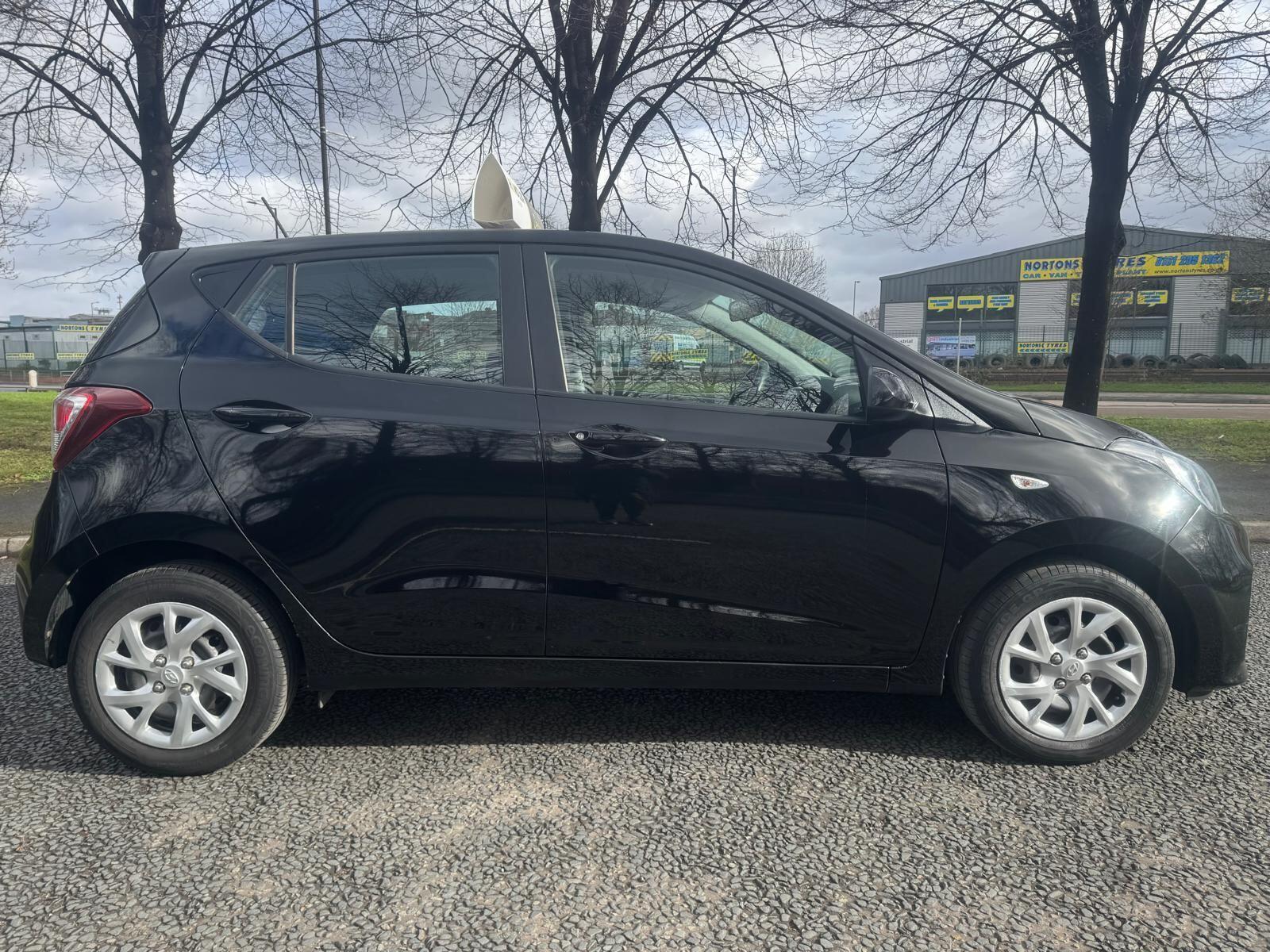 Hyundai i10 - Image 12