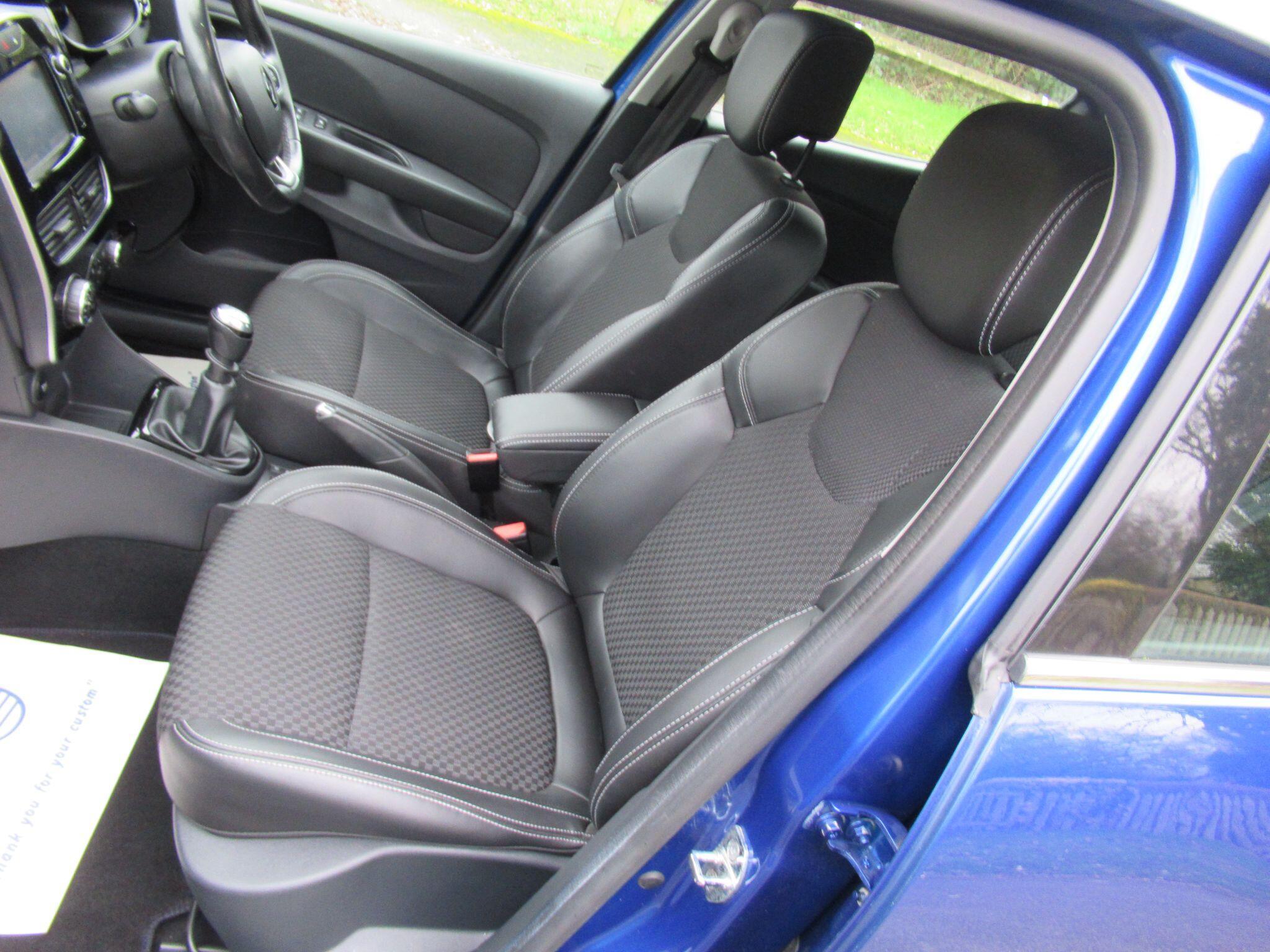 Renault Clio - Image 15