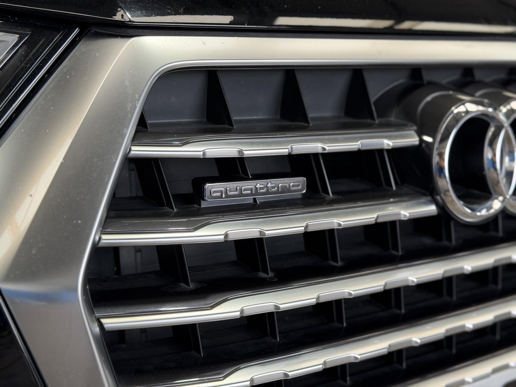 Audi Q7 - Image 13