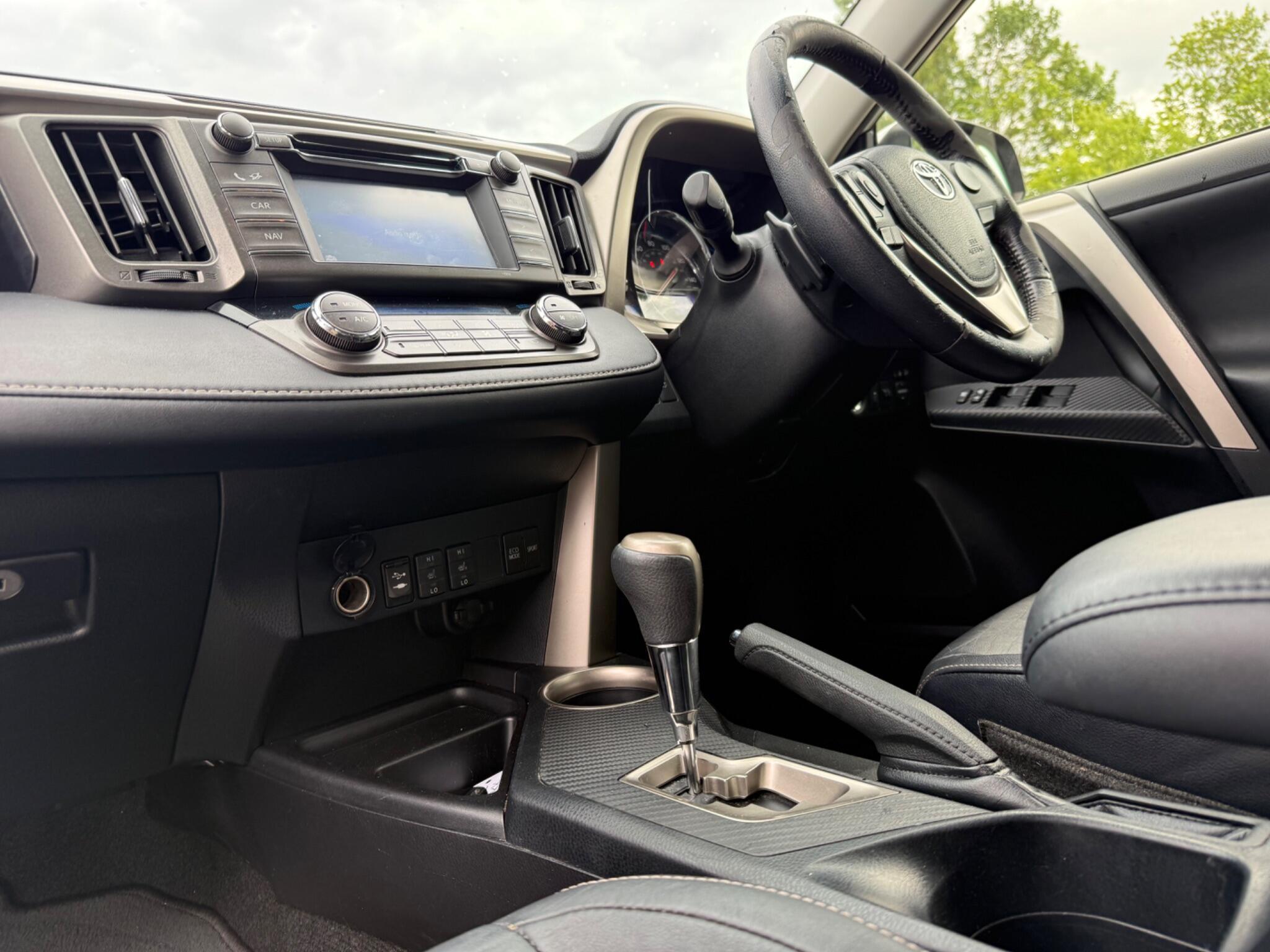 Toyota RAV4 - Image 9