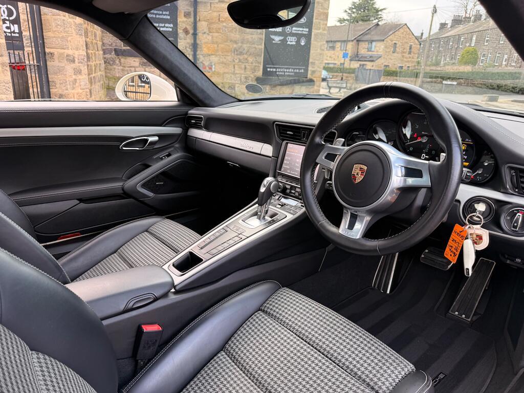 Porsche 911 - Image 50