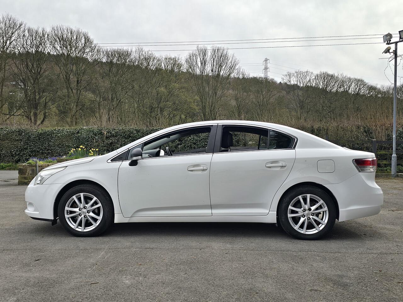 Toyota Avensis - Image 15