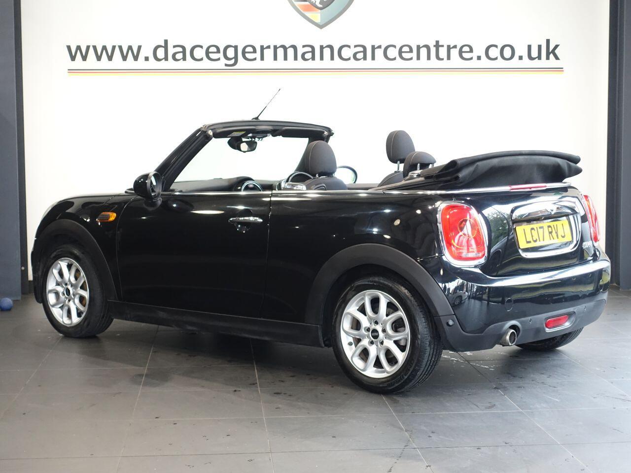 MINI Convertible - Image 9