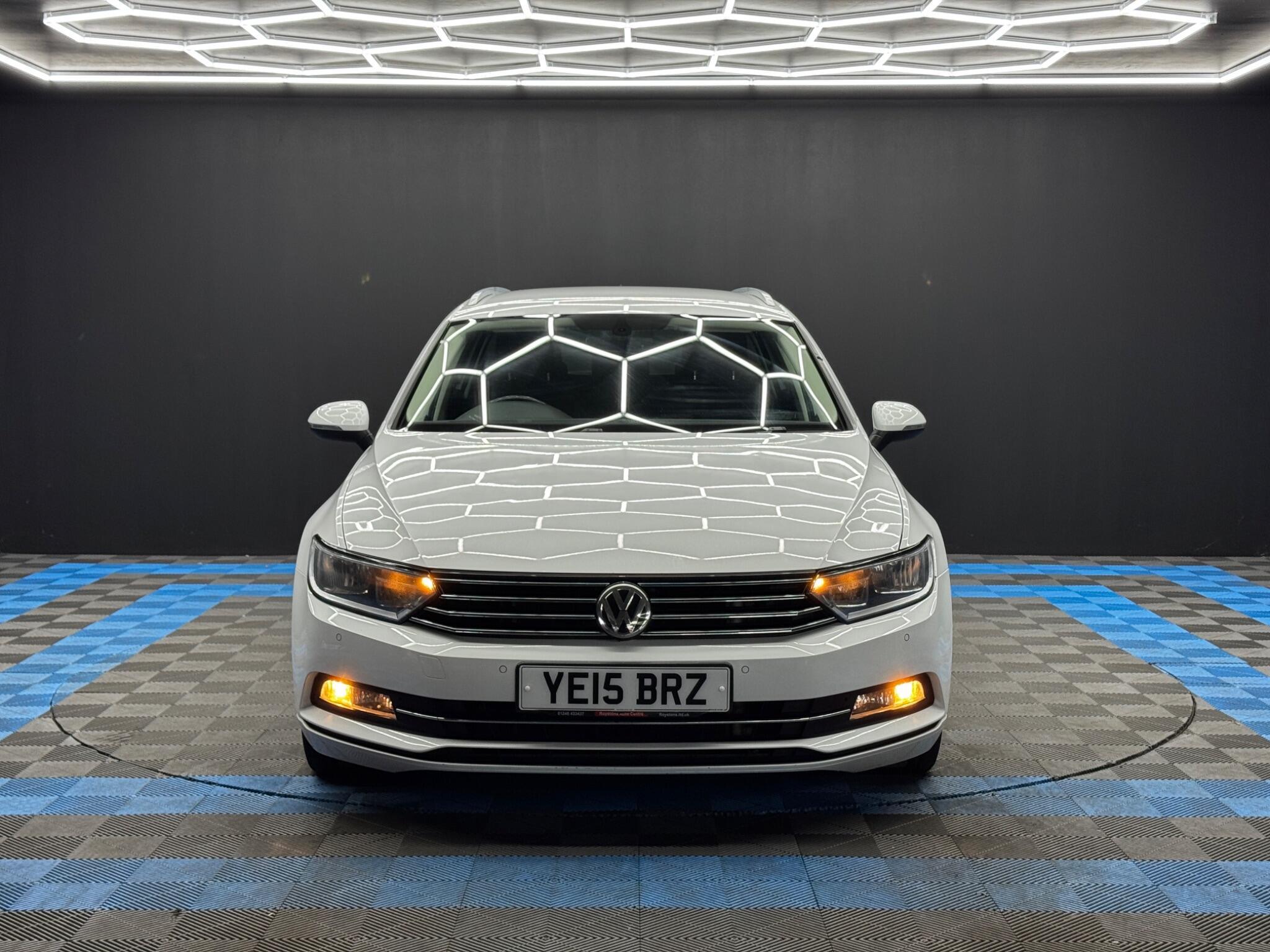 Volkswagen Passat - Image 2