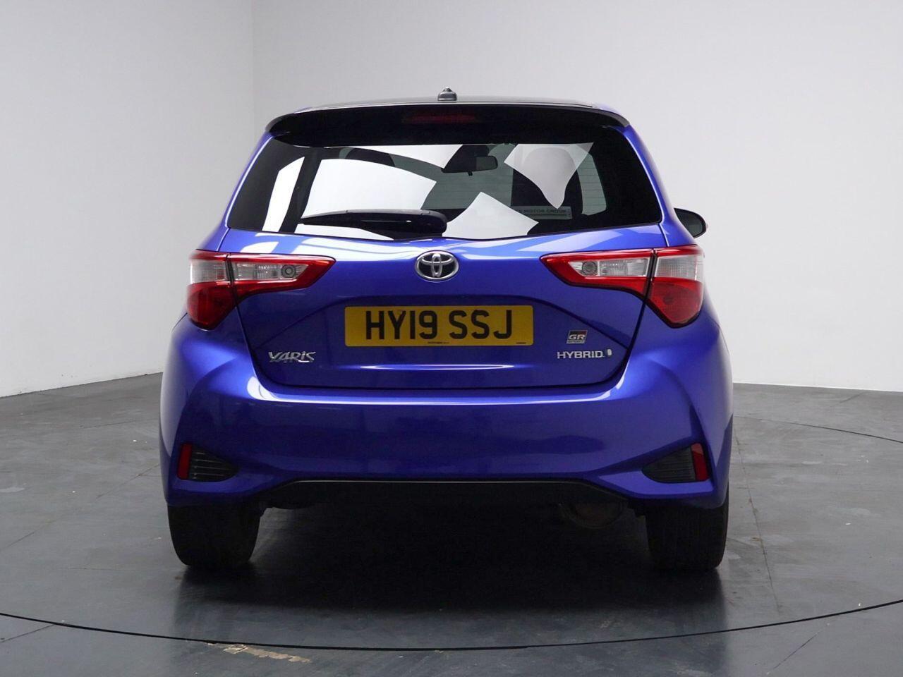 Toyota Yaris - Image 16