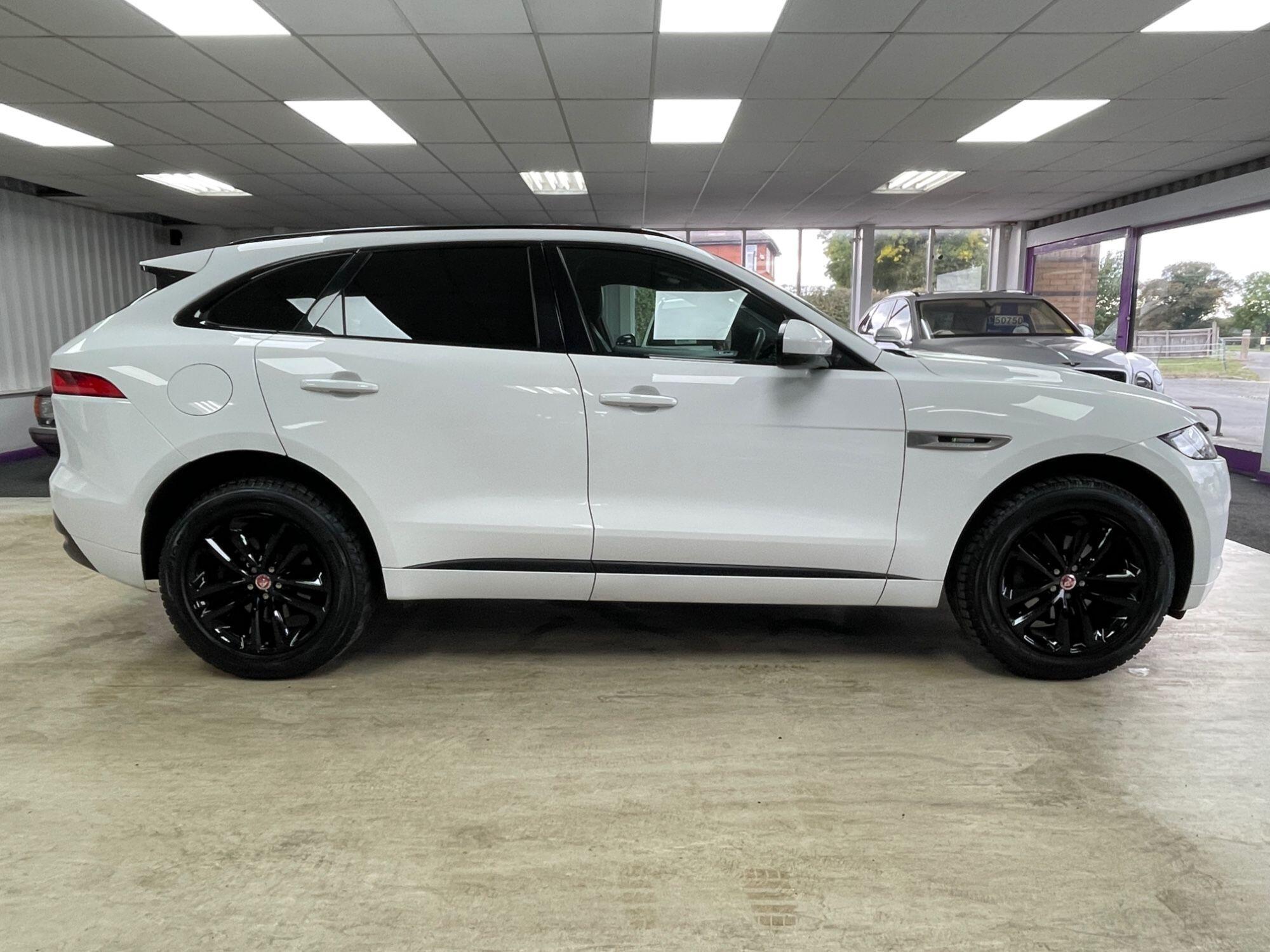 Jaguar F-Pace - Image 11