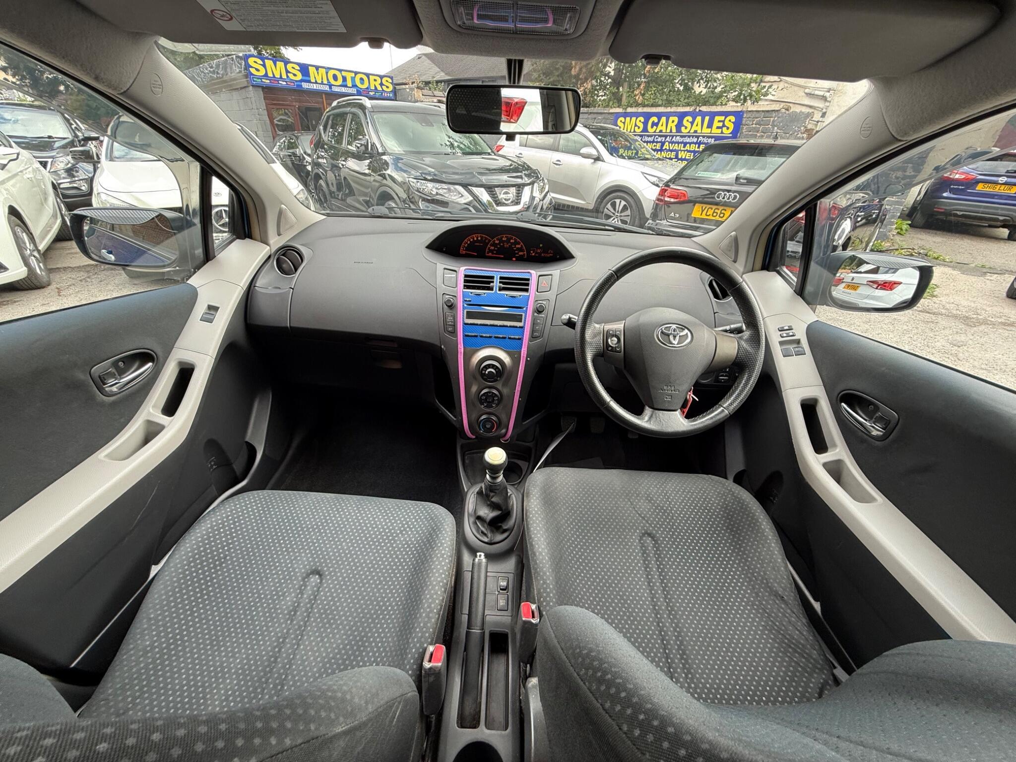 Toyota Yaris - Image 9