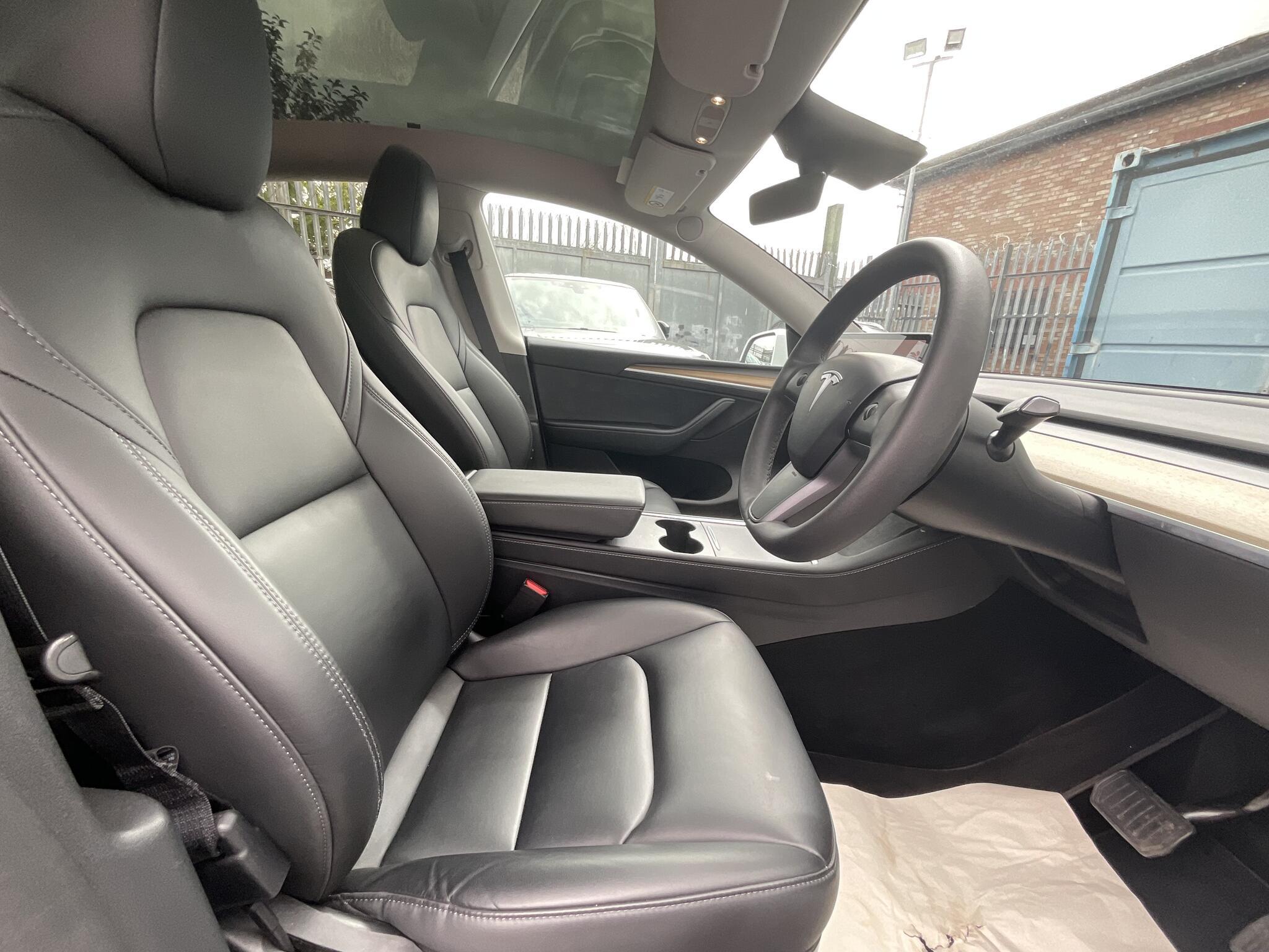 Tesla Model Y - Image 9