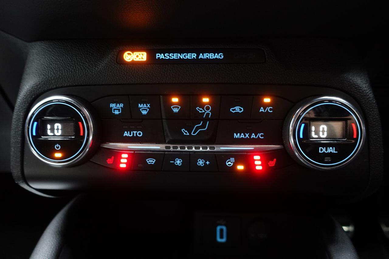 Ford Focus - Image 28