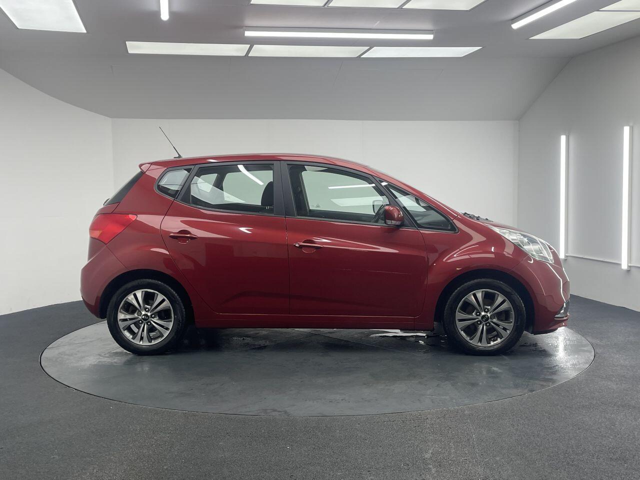 Kia Venga - Image 30