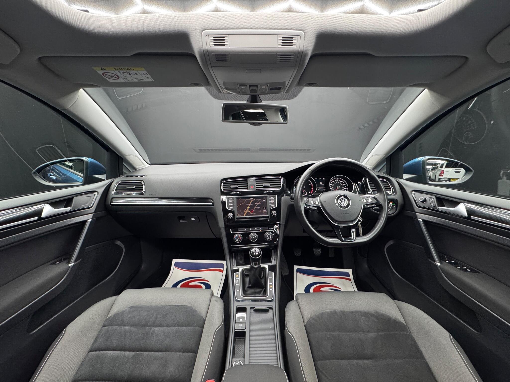 Volkswagen Golf - Image 17