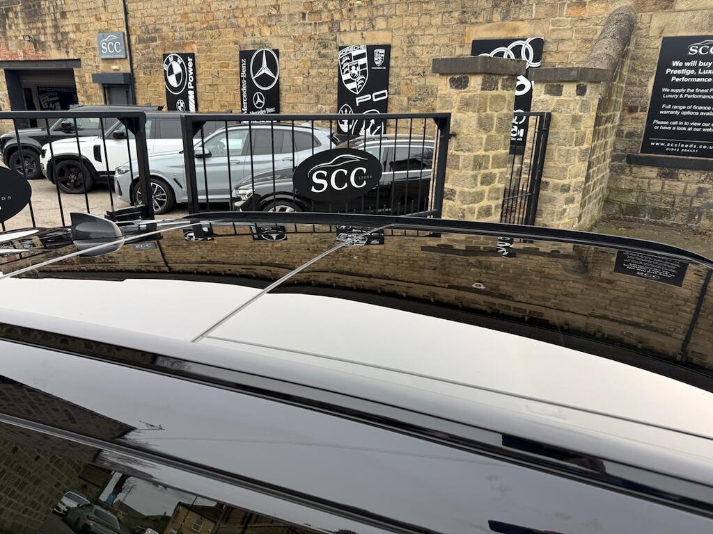 Land Rover Range Rover Velar - Image 15