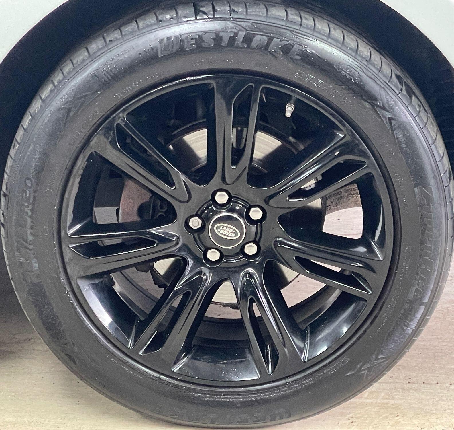 Land Rover Range Rover Velar - Image 13