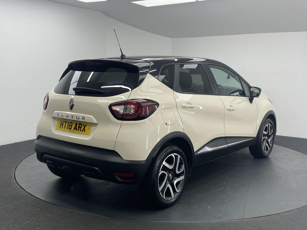 Renault Captur - Image 11