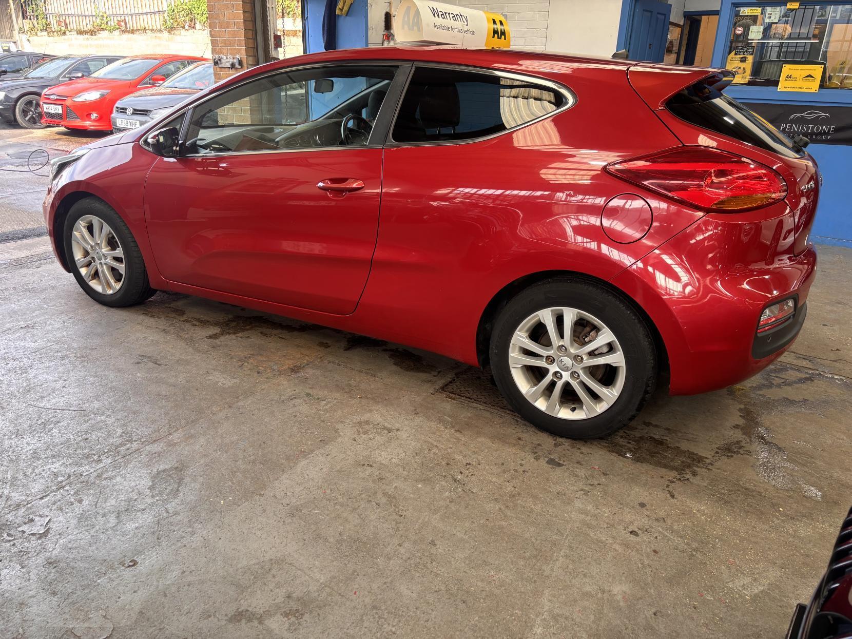 Kia ProCeed - Image 9