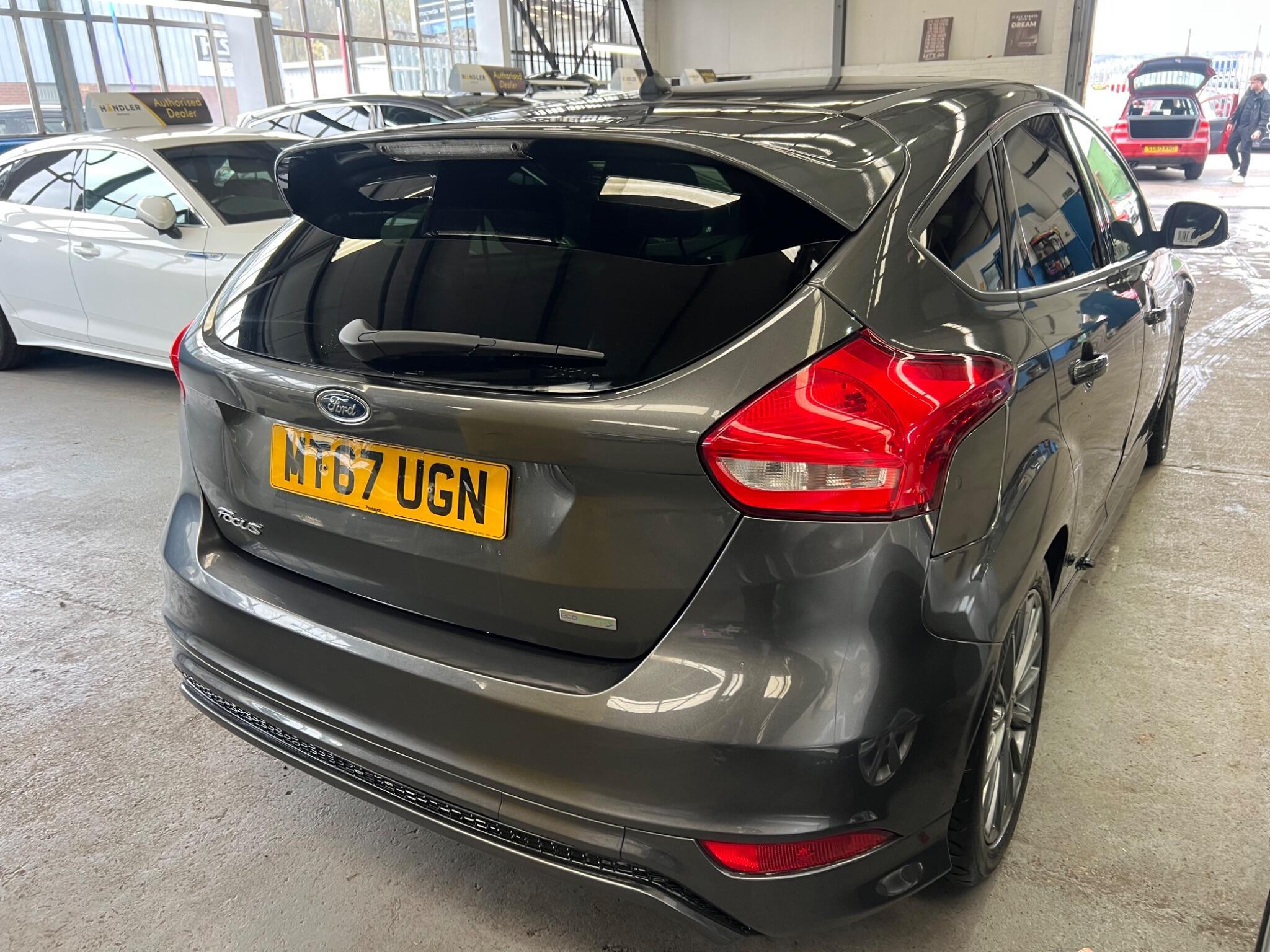 Ford Focus - Image 31