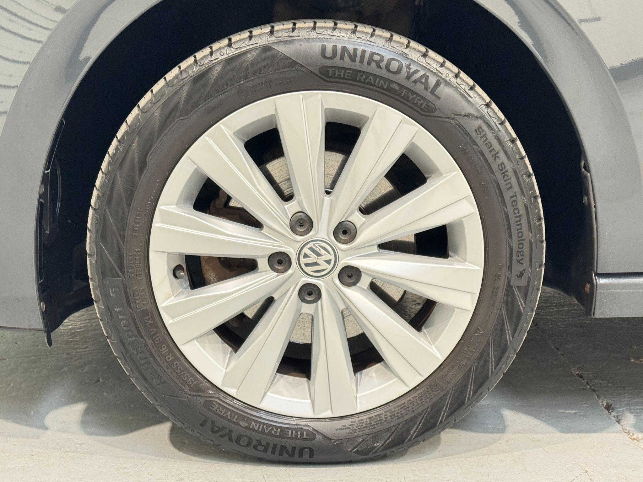 Volkswagen Polo - Image 24