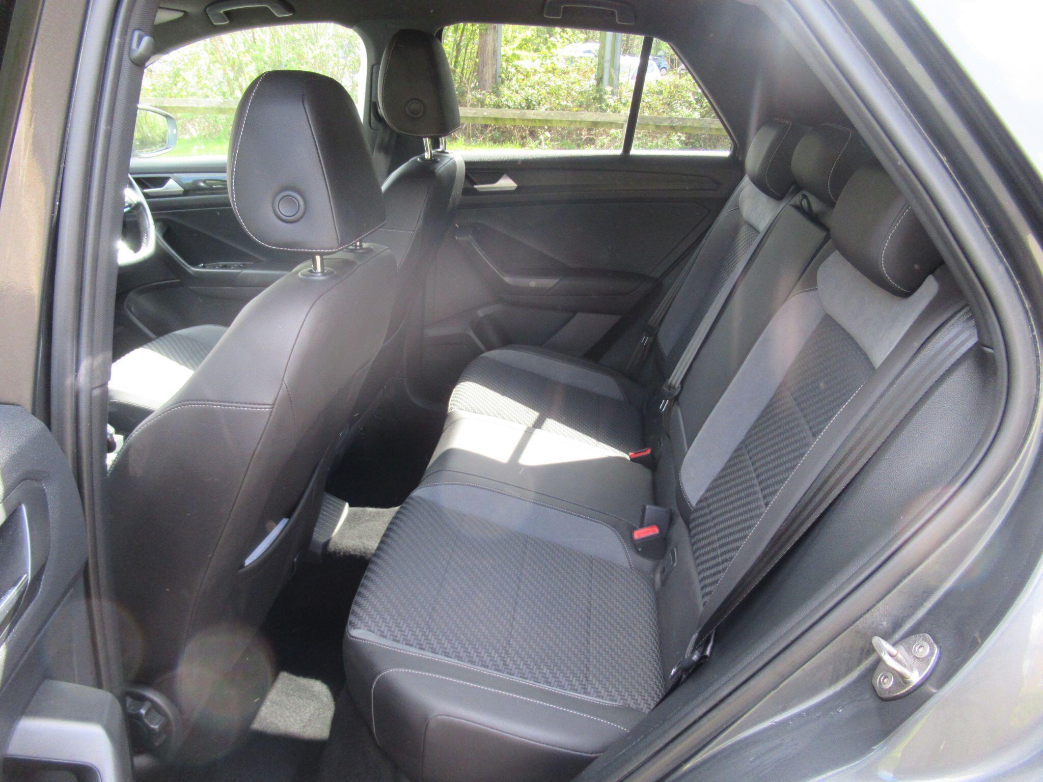 Volkswagen T-Roc - Image 16