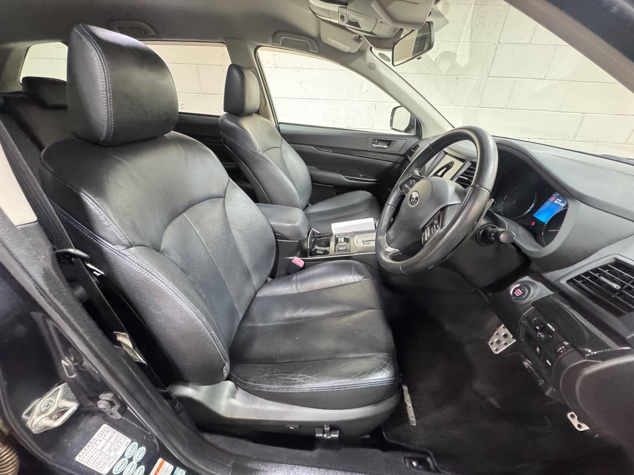 Subaru Legacy - Image 8